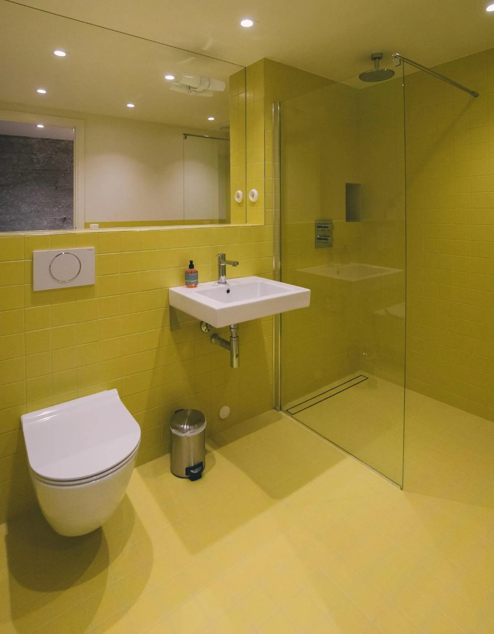 Shower in Trevarefabrikken