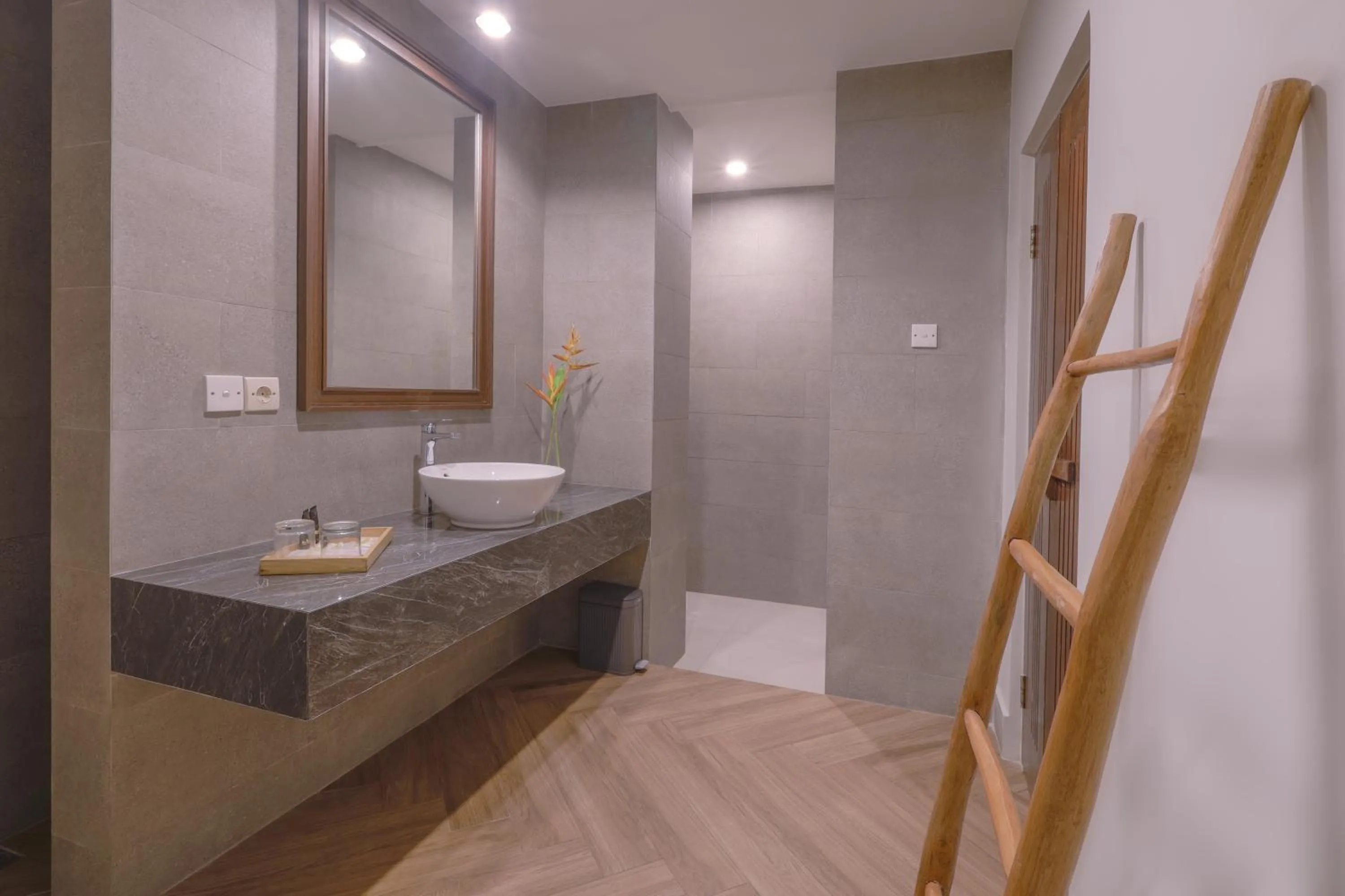 Shower in Royal Regantris Villa Karang