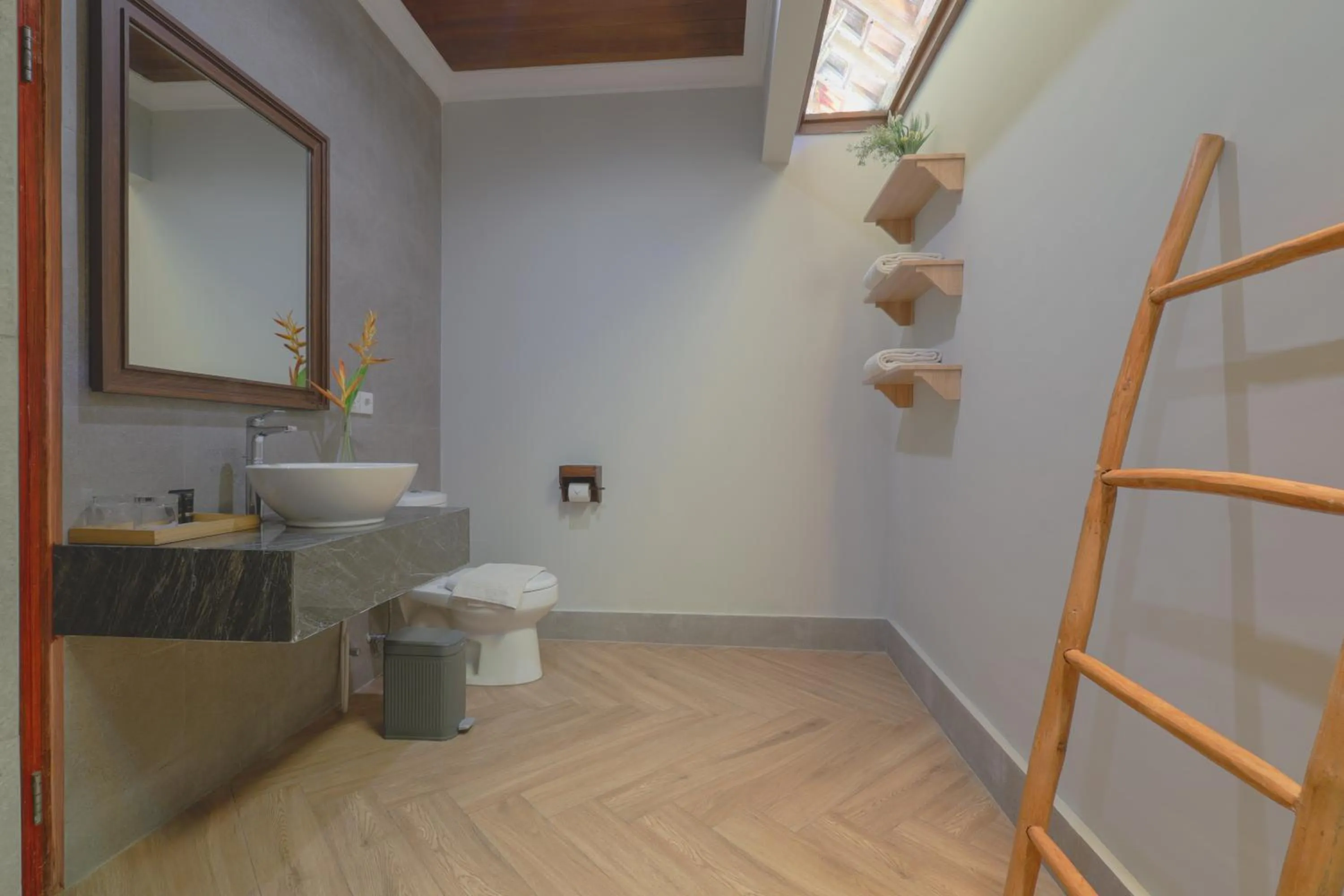 Shower in Royal Regantris Villa Karang