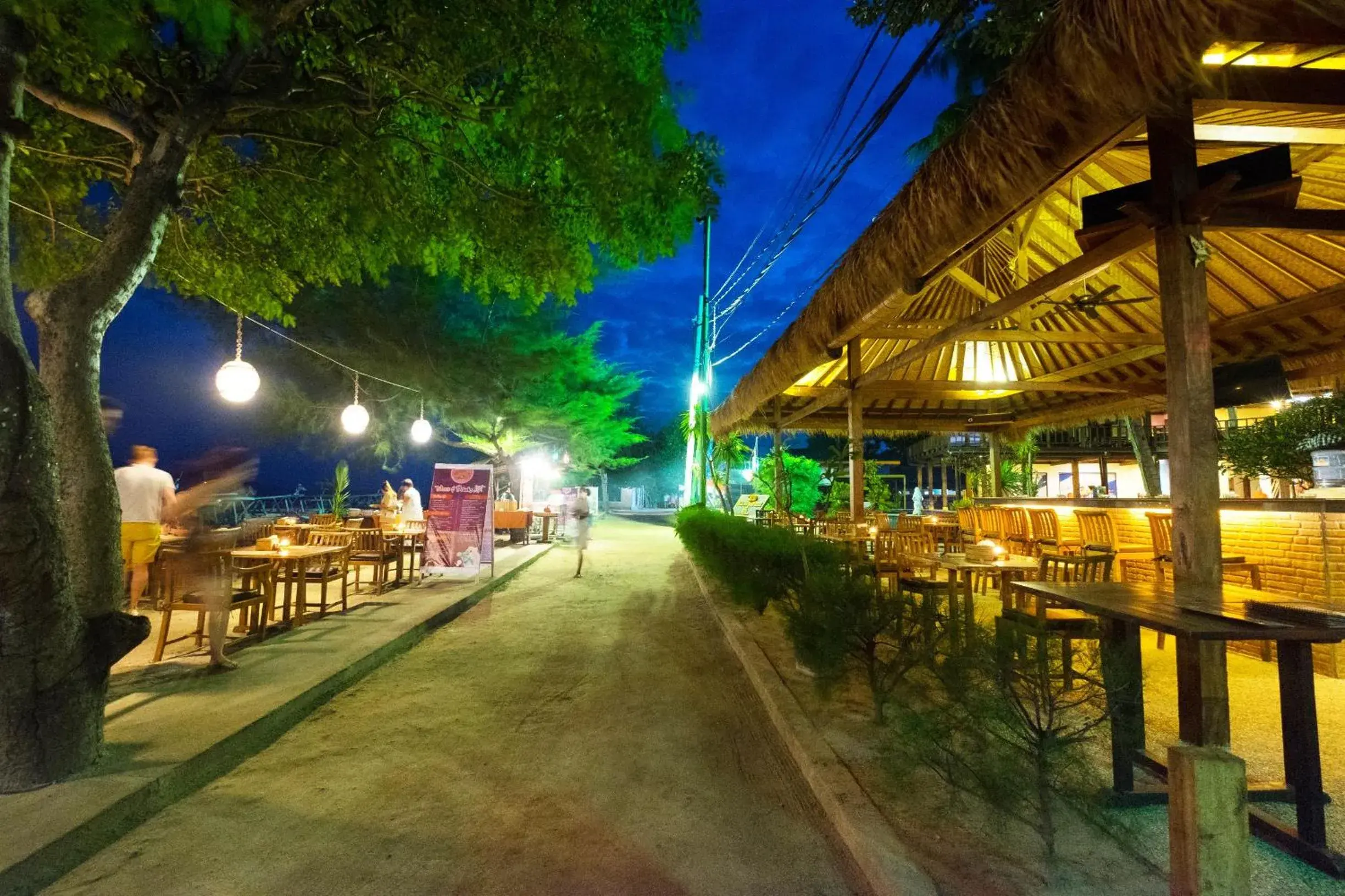 Restaurant/places to eat in Royal Regantris Villa Karang Restaurant/places to eat in Royal Regantris Villa Karang