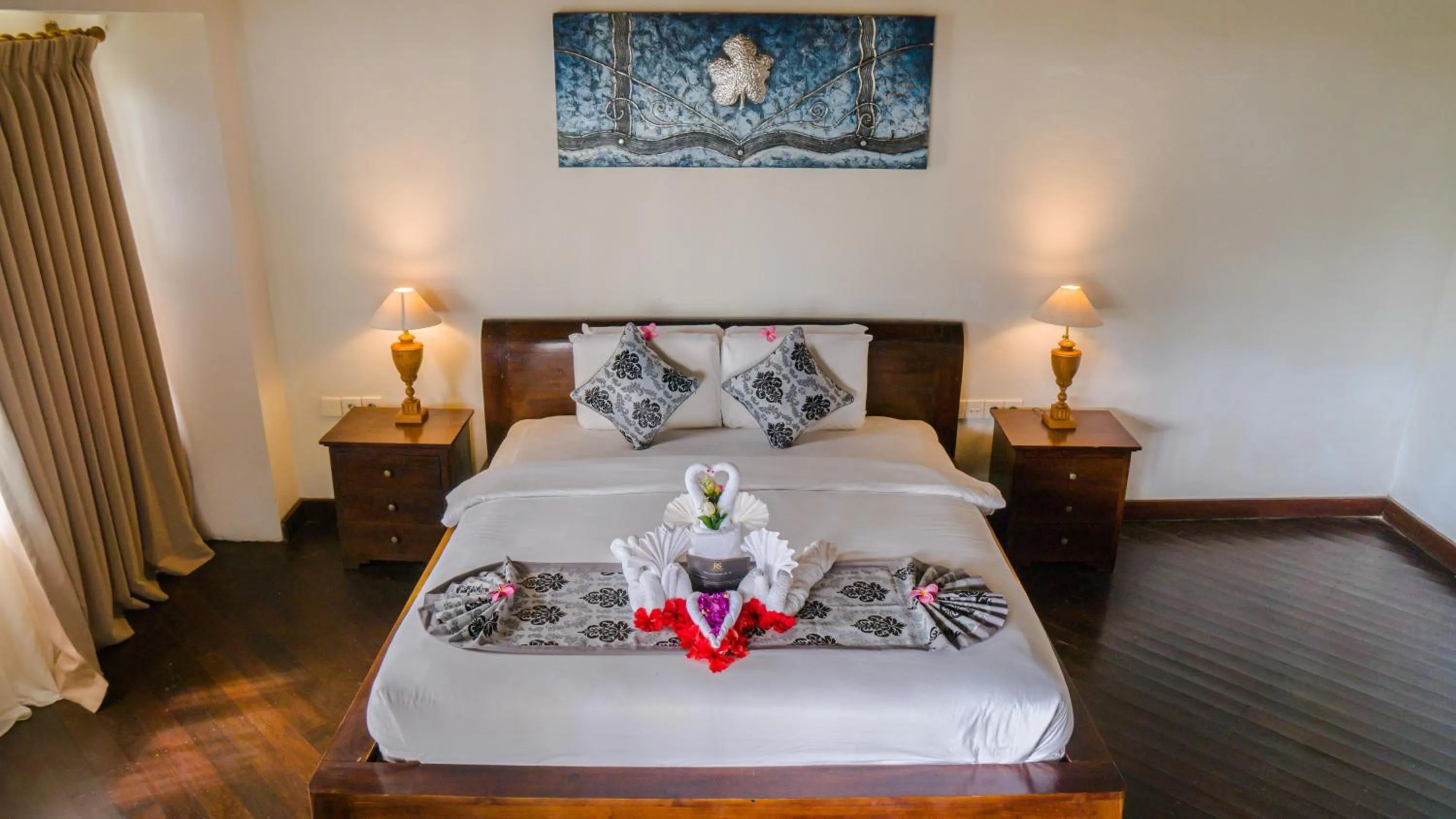 Bed in Royal Regantris Villa Karang
