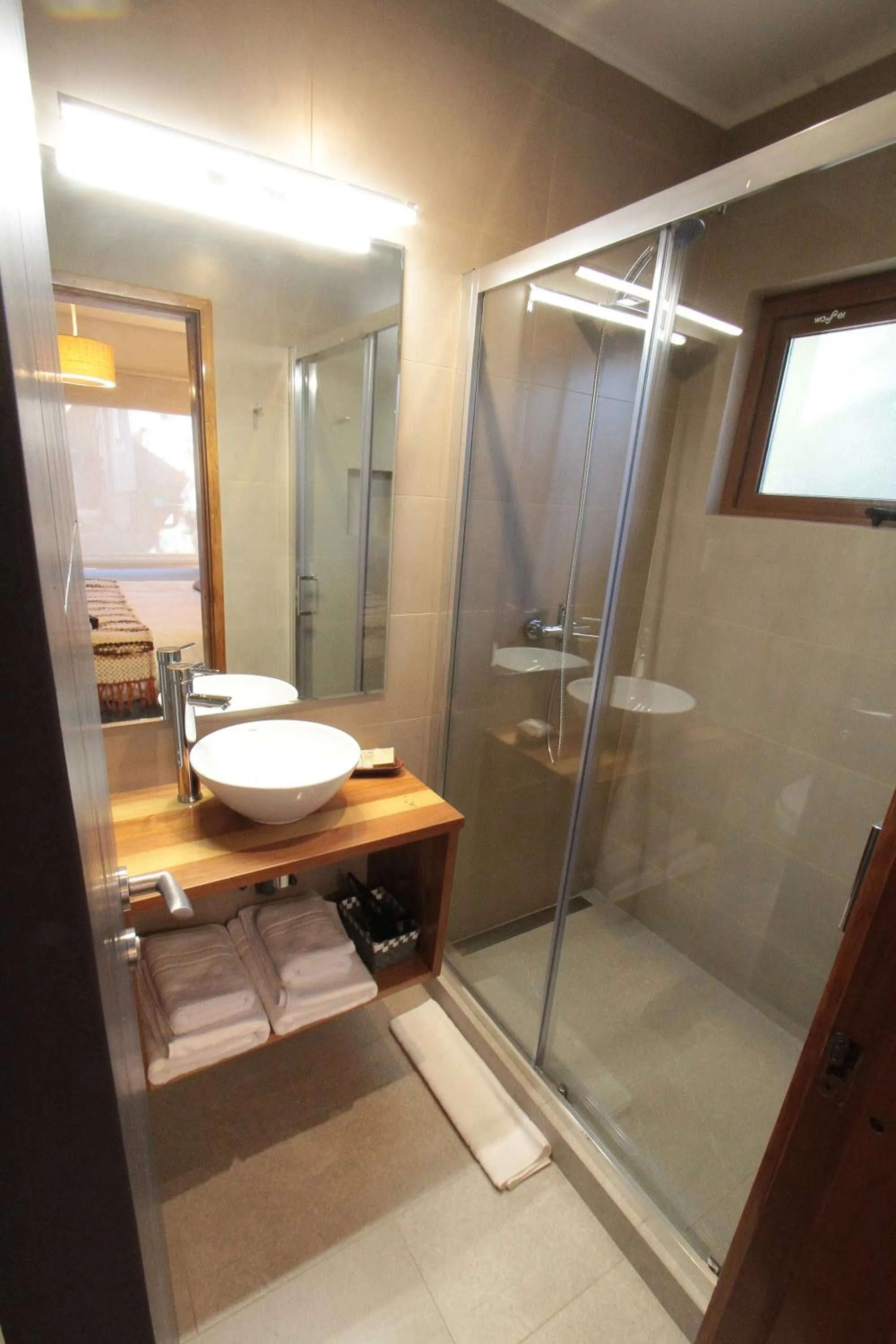 Shower in Patagonia Route B&B