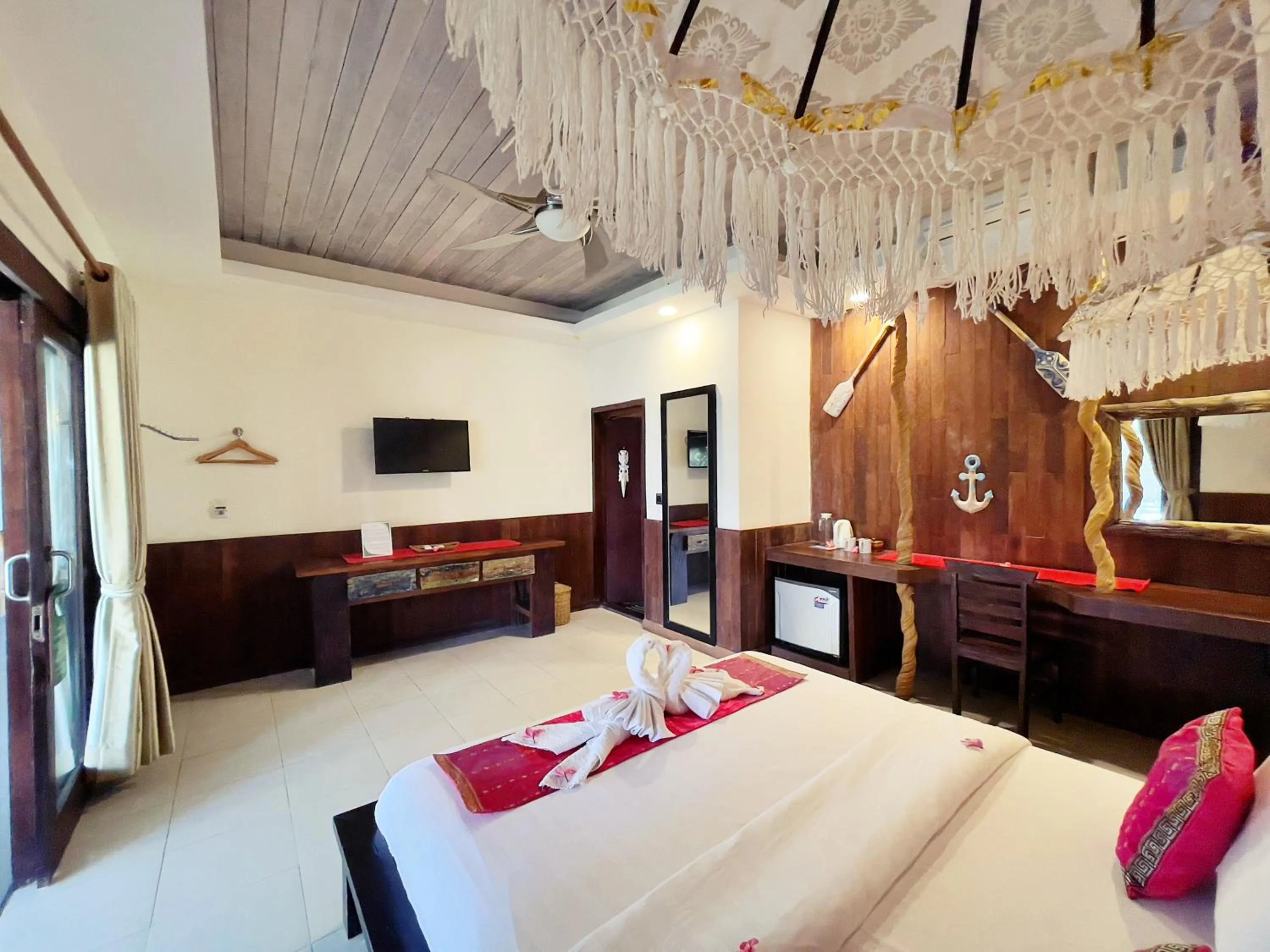 Photo of the whole room, Bed in Samba Villas Beachfront View