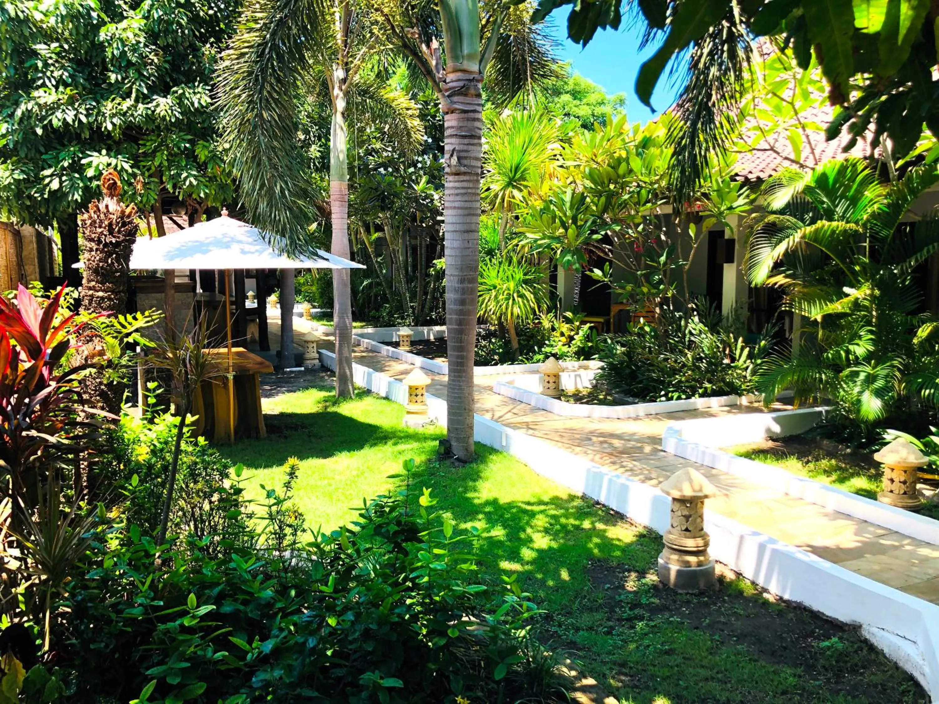 Restaurant/places to eat in Samba Villas Beachfront View