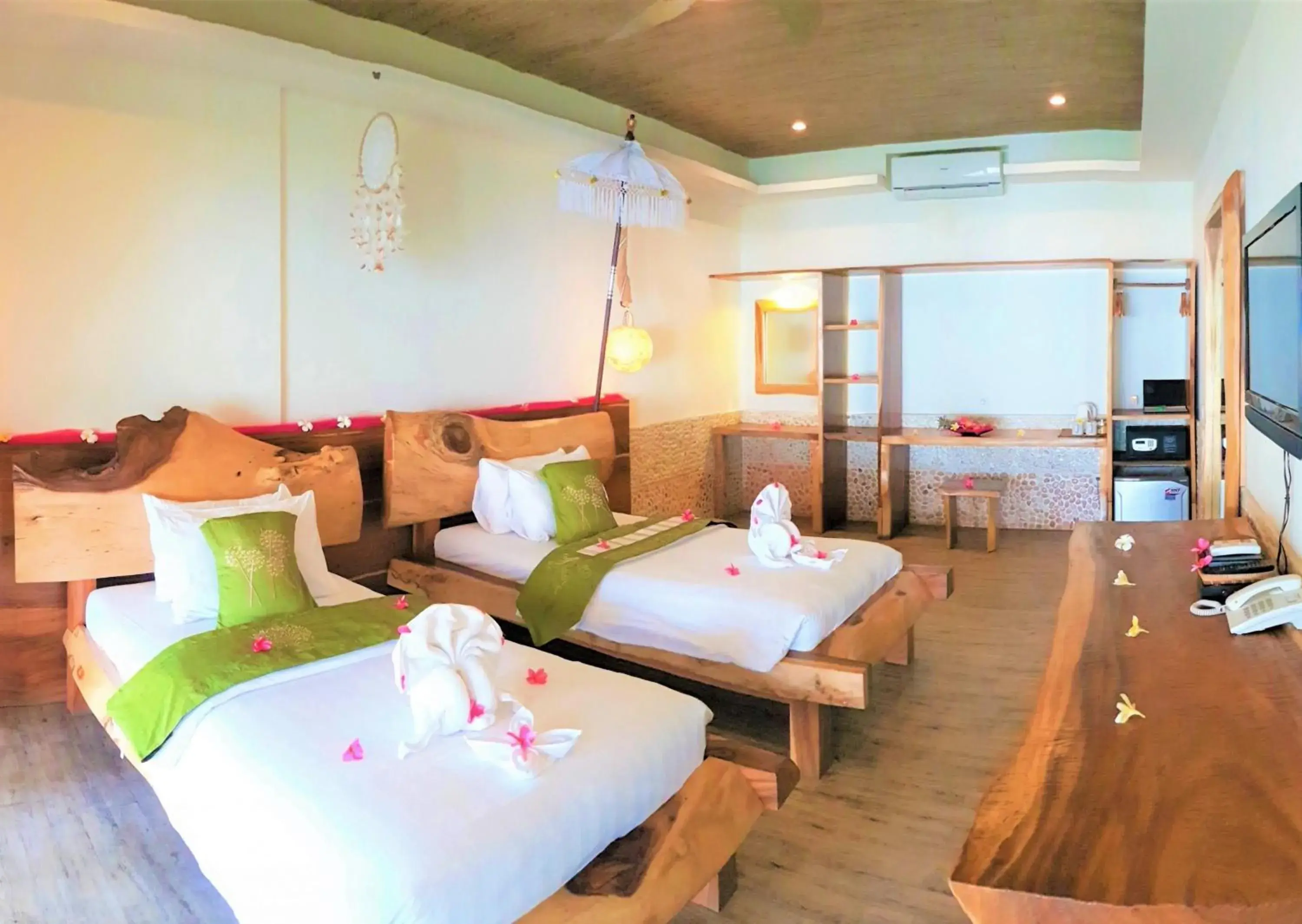 Photo of the whole room, Bed in Samba Villas Beachfront View Photo of the whole room, Bed in Samba Villas Beachfront View