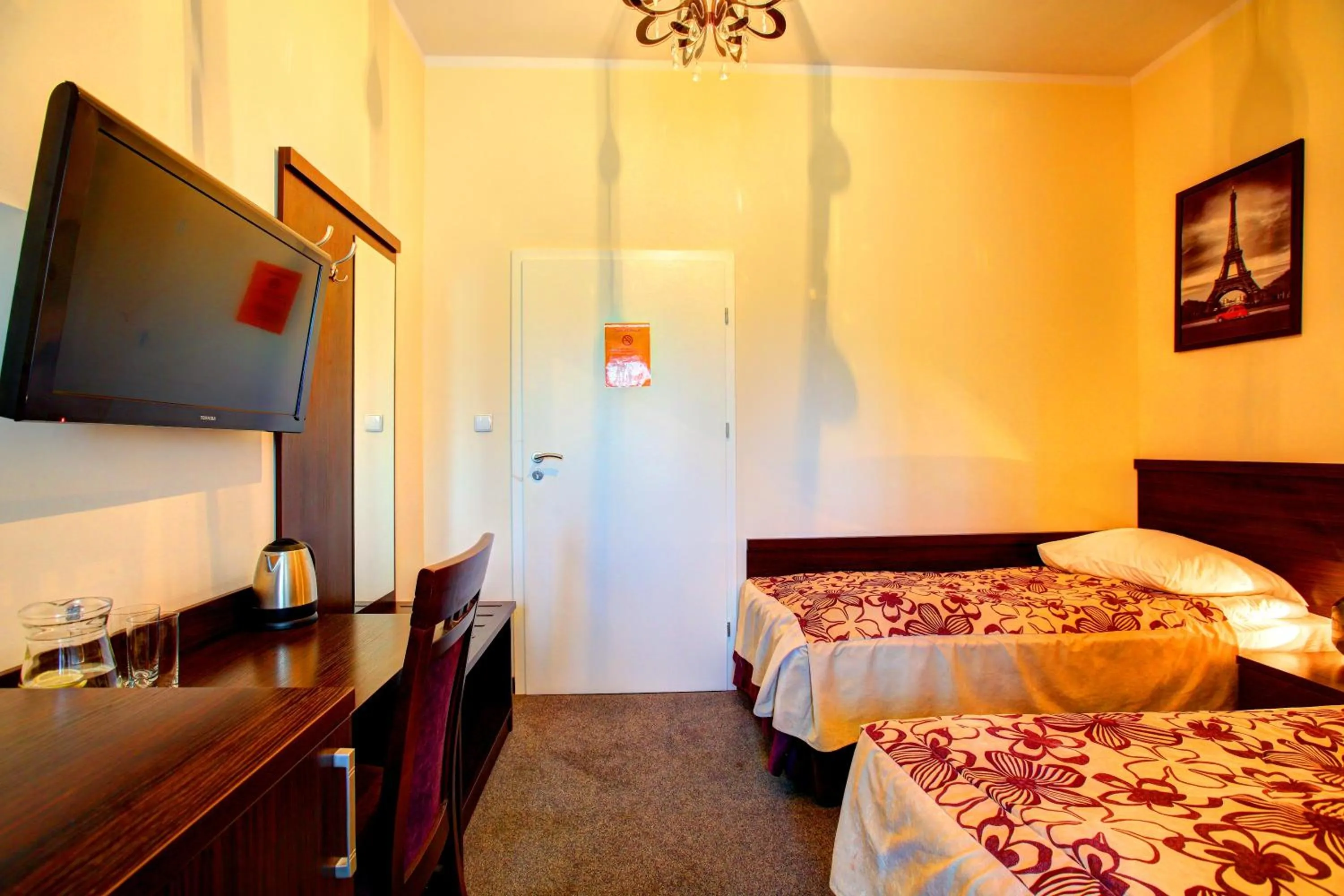 TV and multimedia, Bed in Hostel Evotel