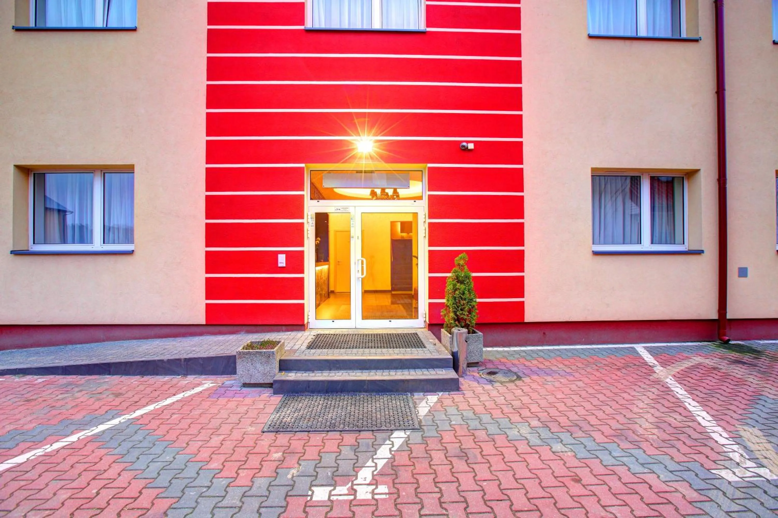 Facade/entrance in Hostel Evotel
