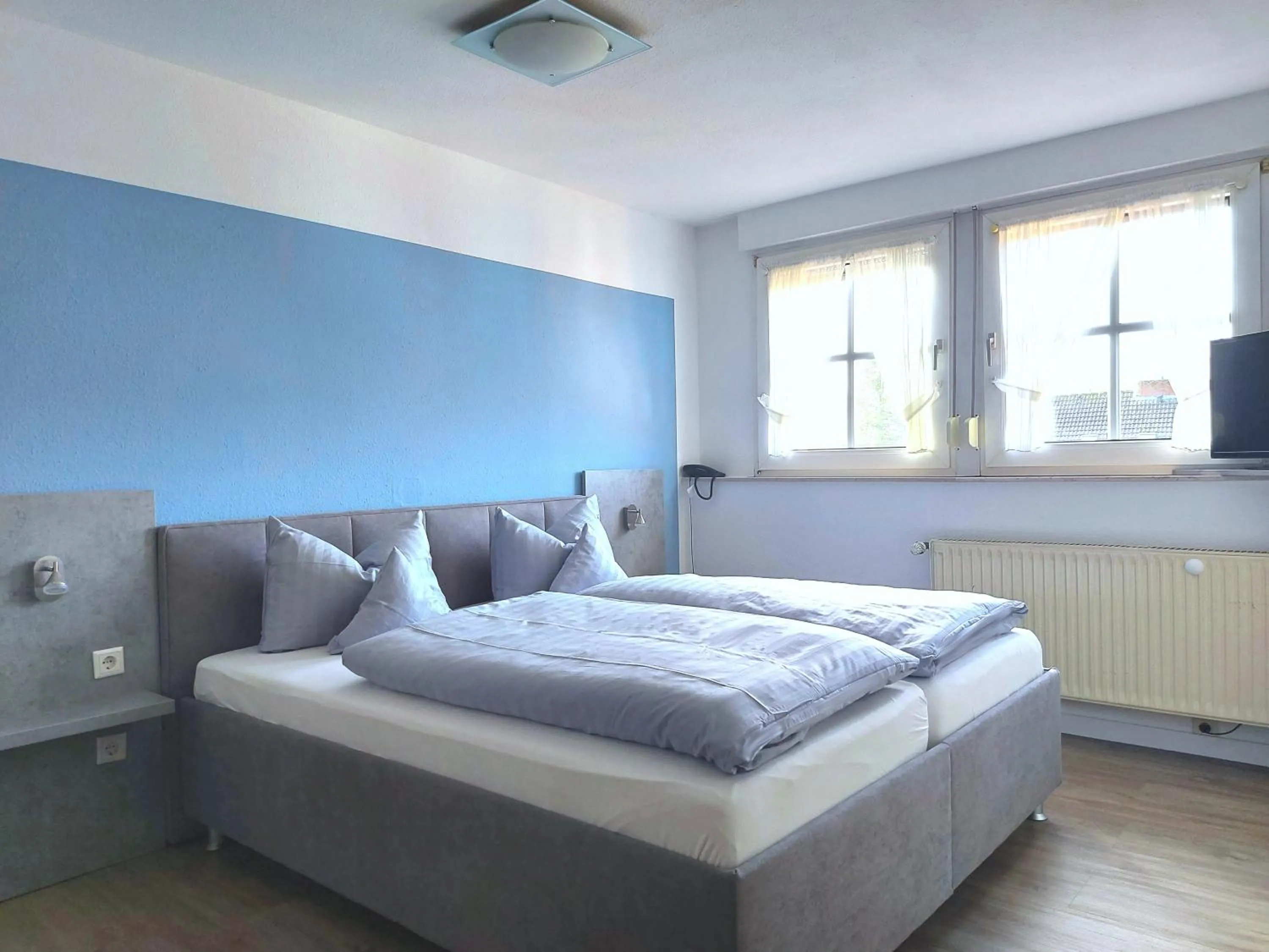 Photo of the whole room, Bed in Hotel-Restaurant Ammertmann