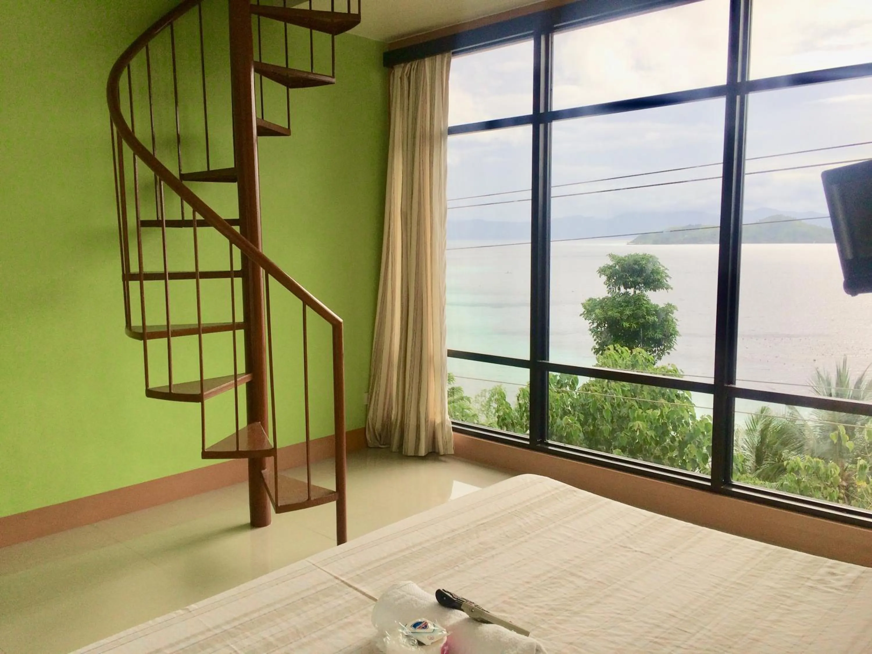 Sea view, Bed in LCF - BB Hotel