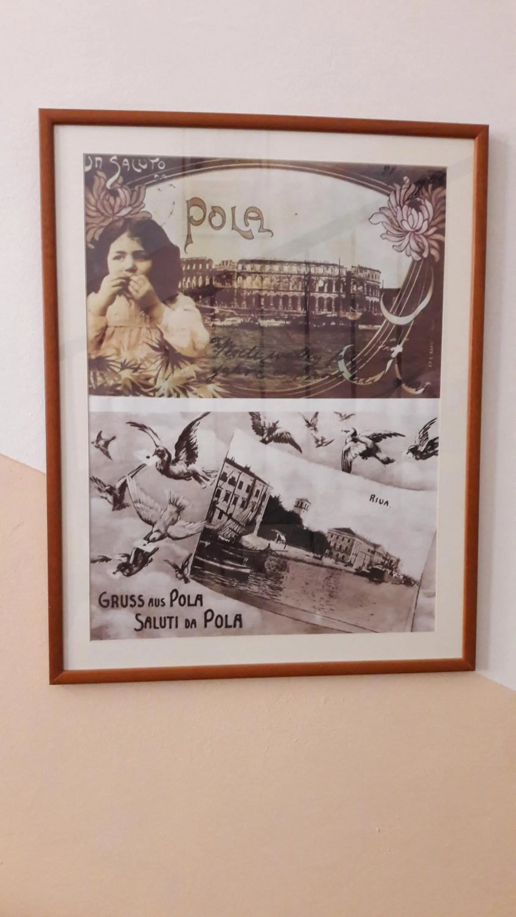Decorative detail in Hostel Veli Jože