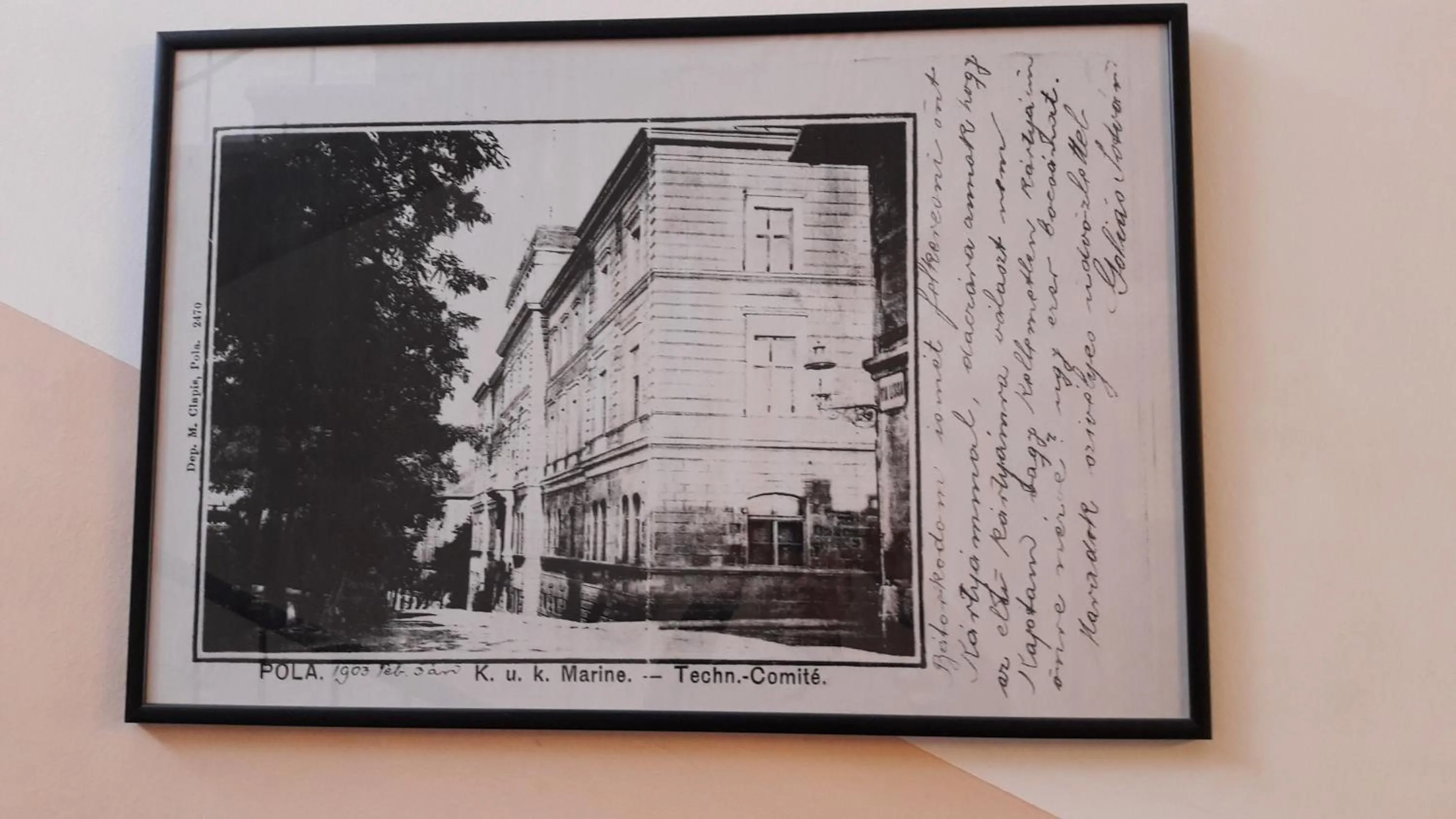 Decorative detail in Hostel Veli Jože