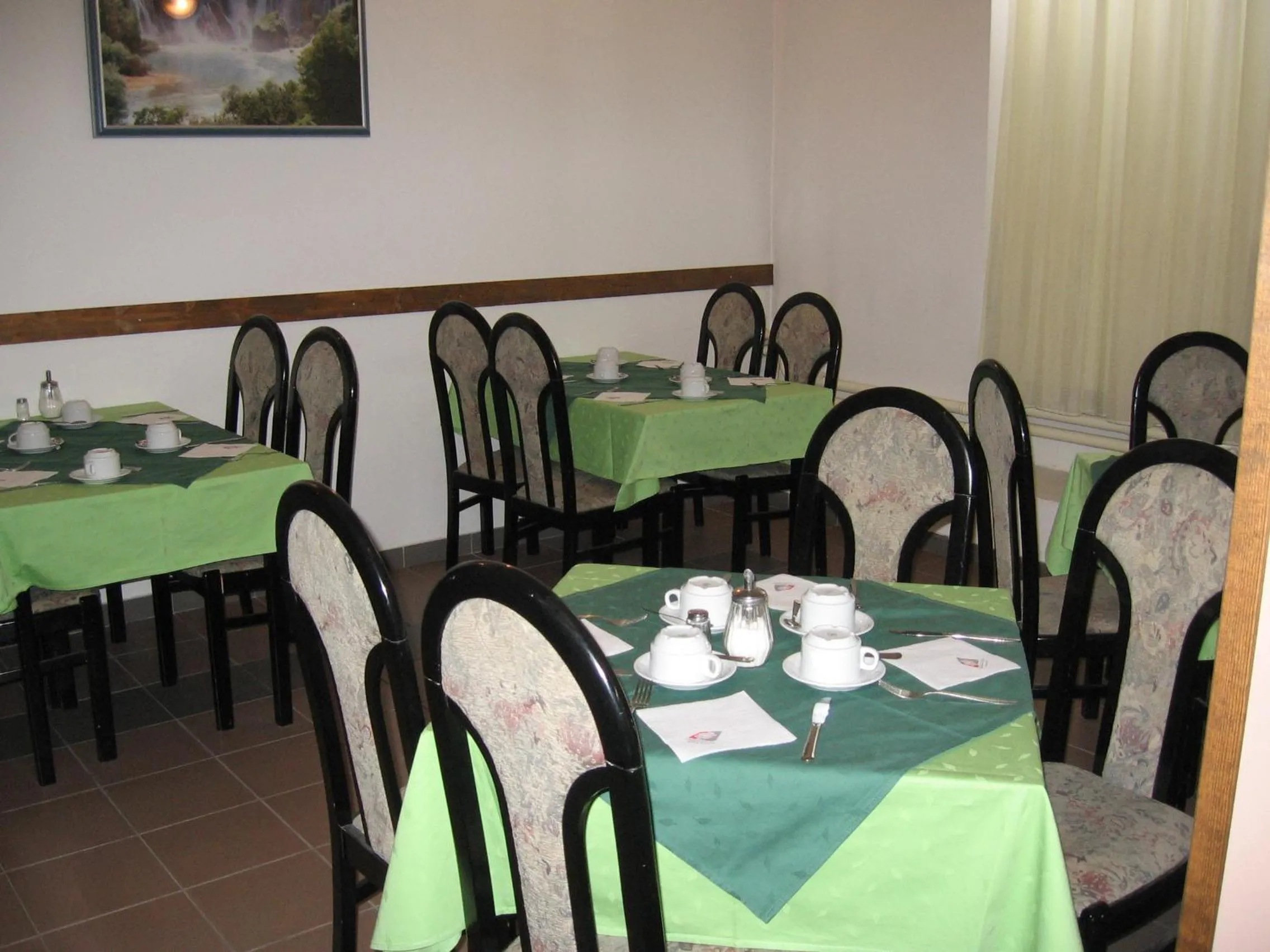 Restaurant/places to eat in Hostel Veli Jože