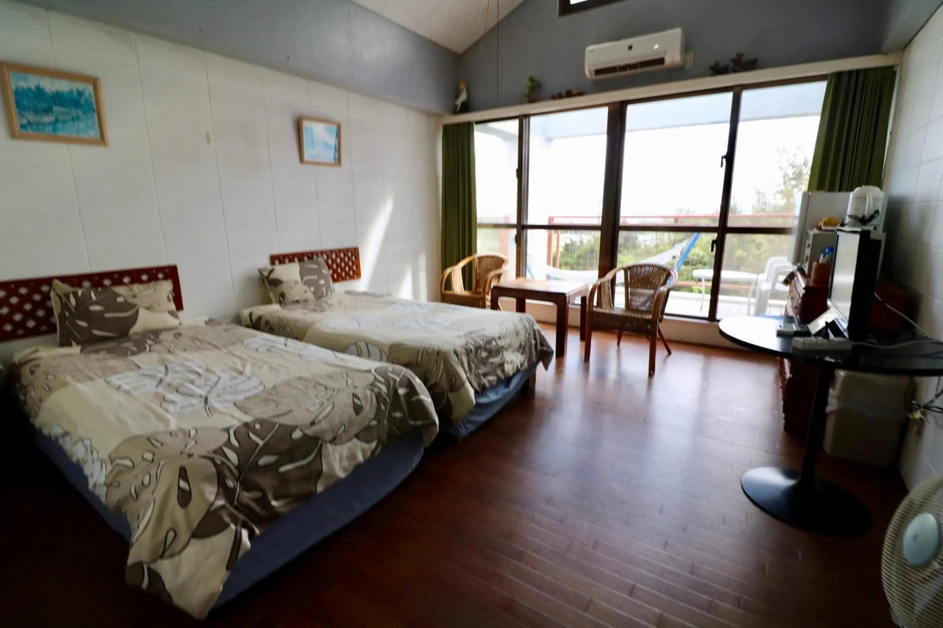 Photo of the whole room, Bed in Surfside Bed & Breakfast Photo of the whole room, Bed in Surfside Bed & Breakfast