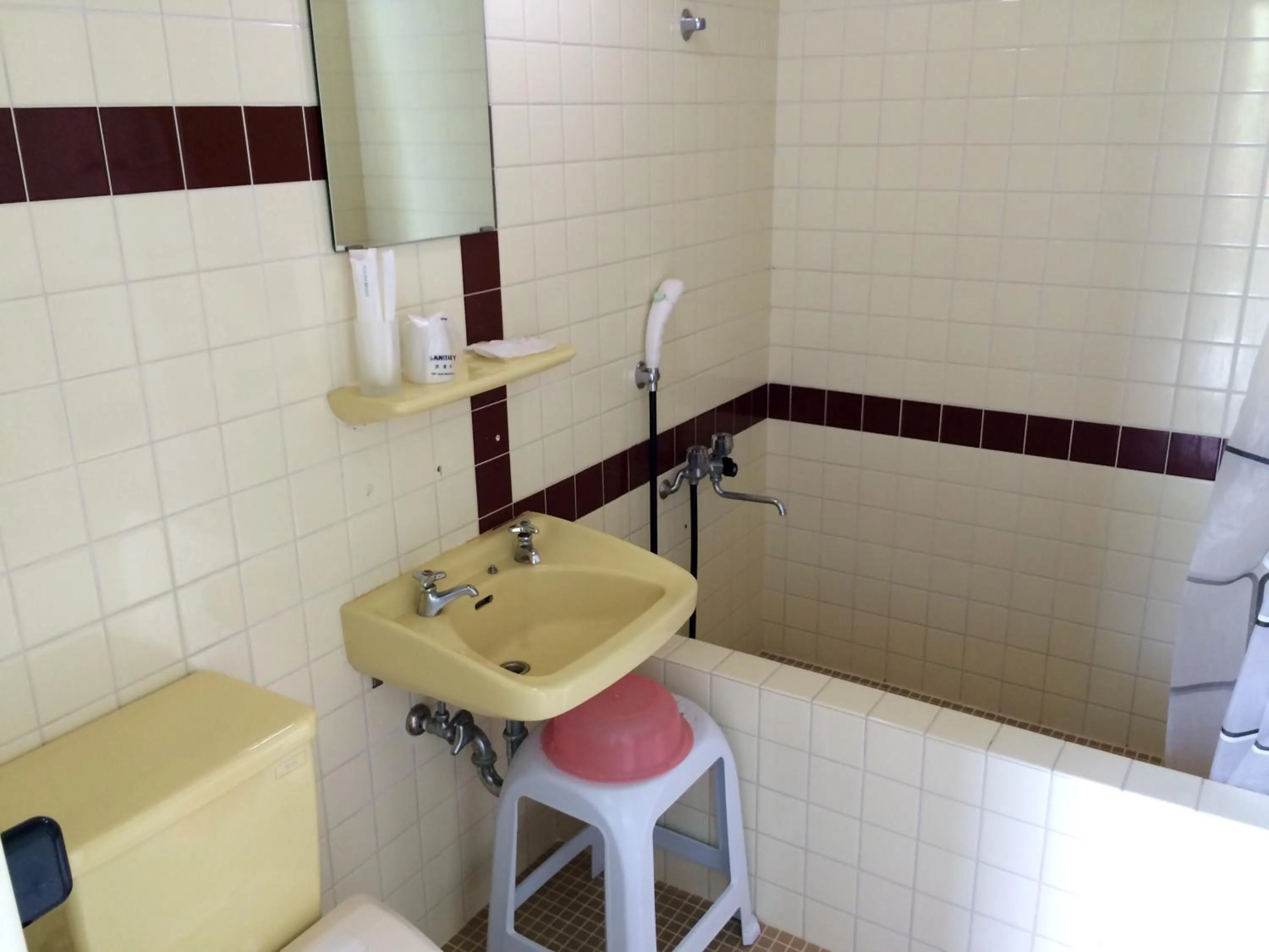 Photo of the whole room in Surfside Bed & Breakfast