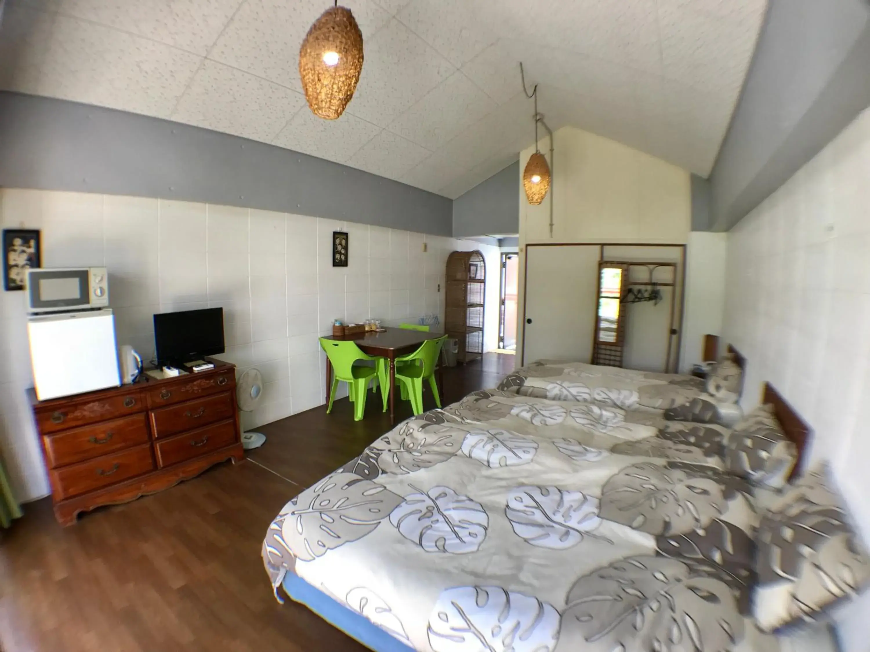 Photo of the whole room, Bed in Surfside Bed & Breakfast Photo of the whole room, Bed in Surfside Bed & Breakfast