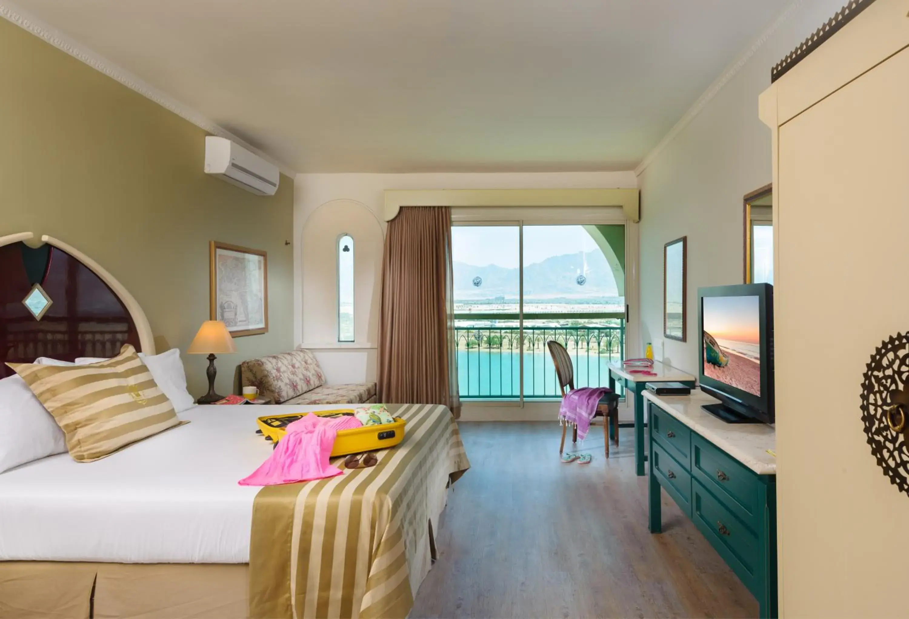 Bedroom, Bed in Herods Boutique Eilat a Premium collection by Fattal Hotels Bedroom, Bed in Herods Boutique Eilat a Premium collection by Fattal Hotels