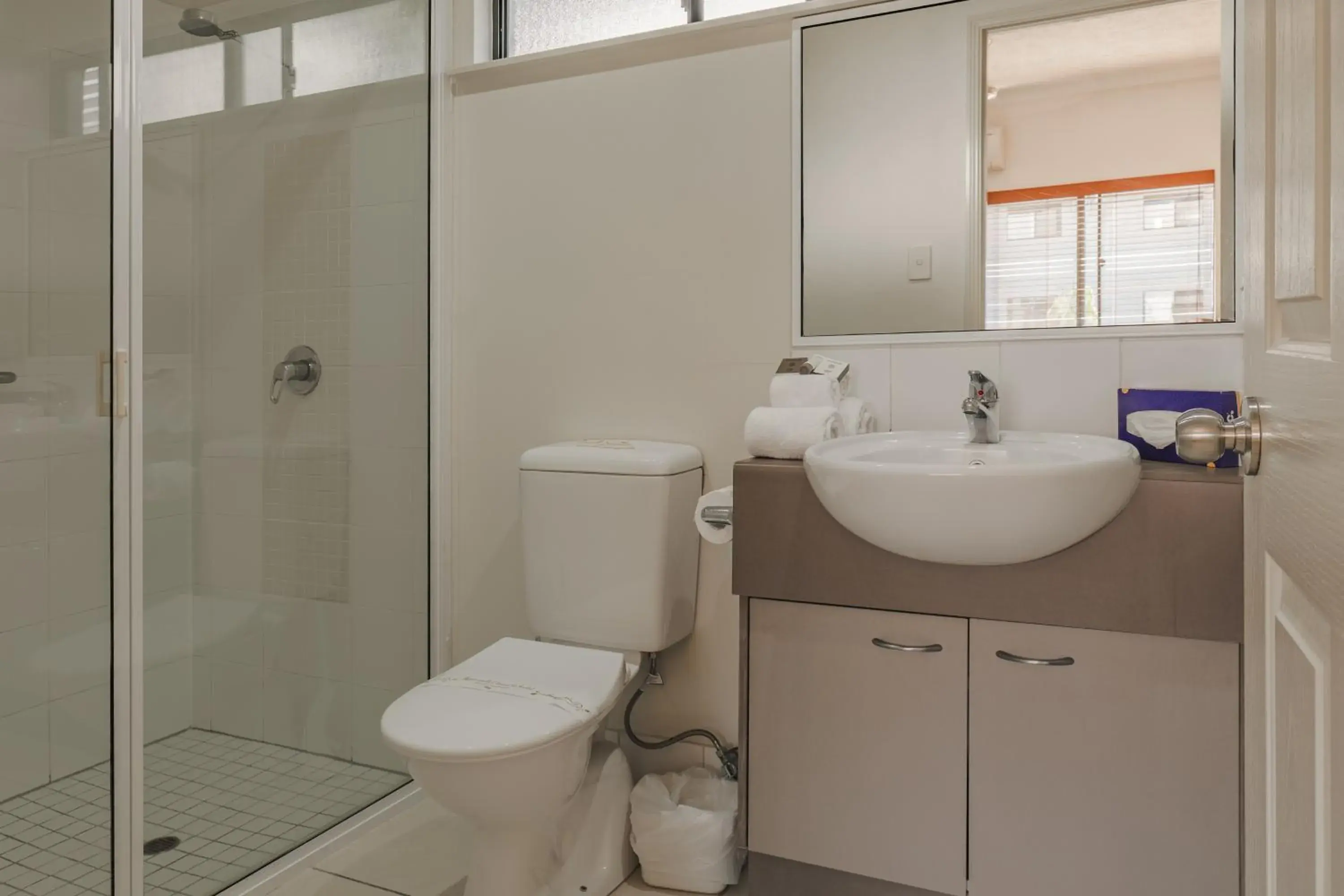 One-Bedroom Apartment in Southern Cross Atrium Apartments One-Bedroom Apartment in Southern Cross Atrium Apartments