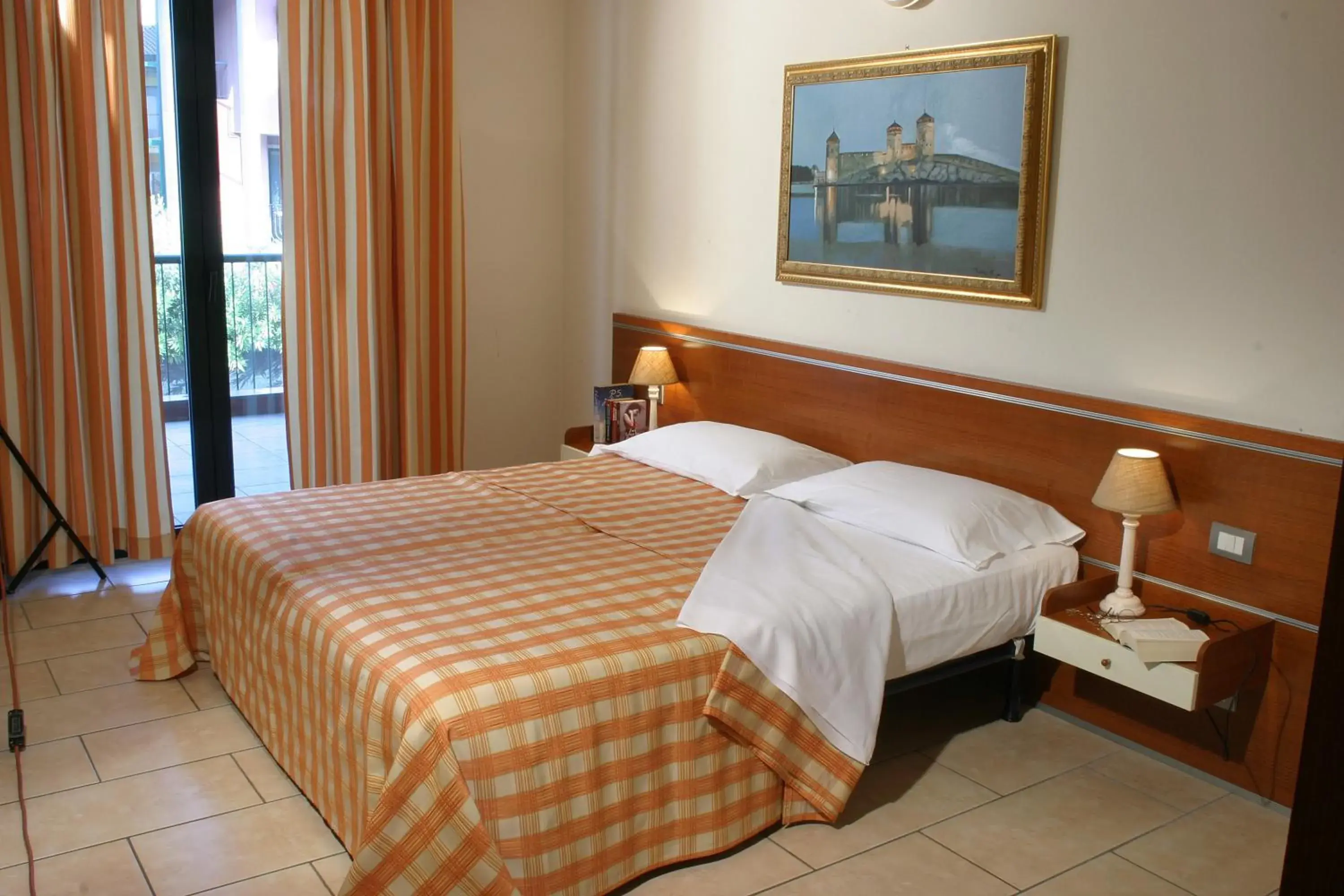 Triple Room in Residence Spiaggia D'Oro Triple Room in Residence Spiaggia D'Oro