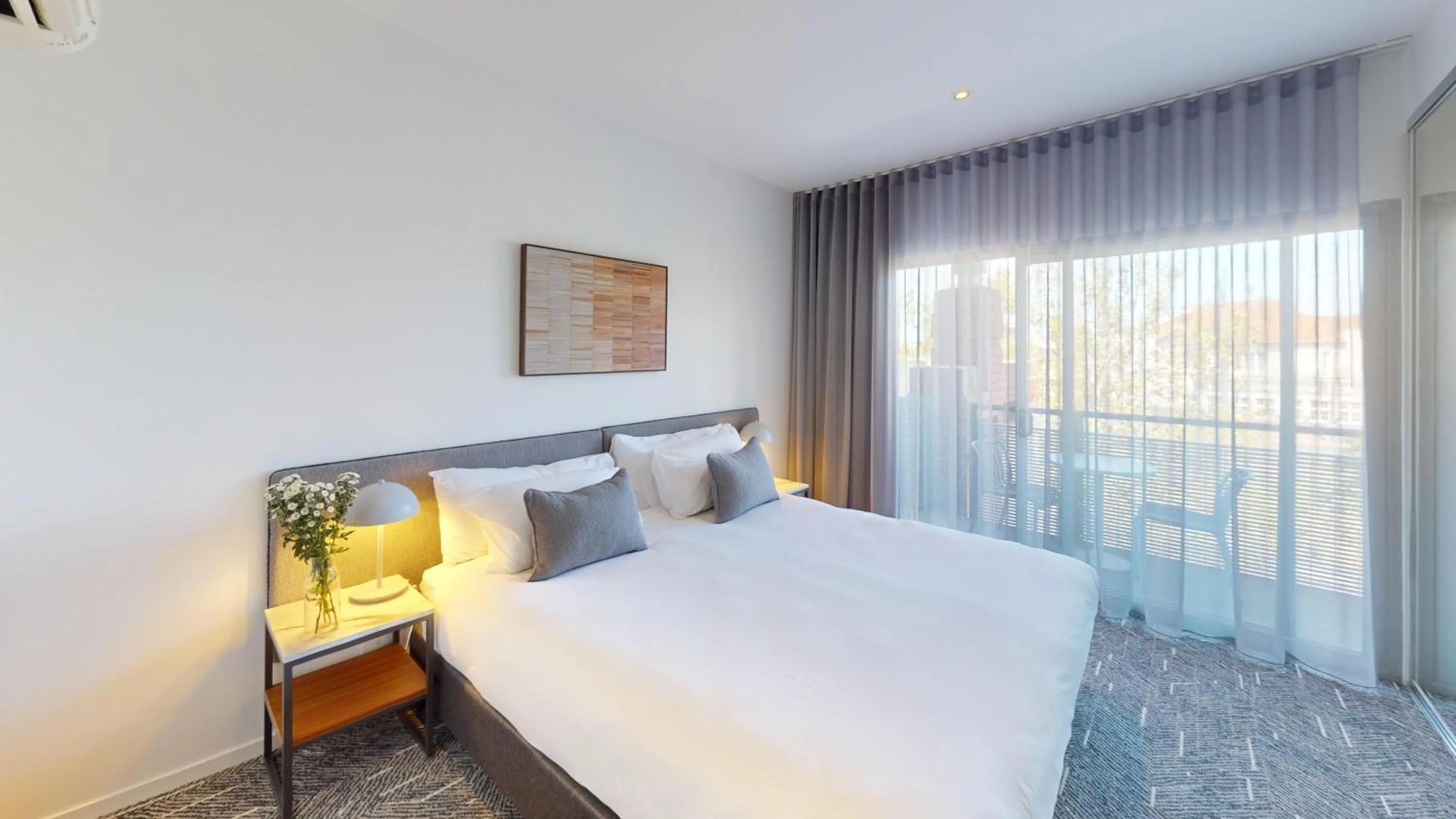 Photo of the whole room, Bed in Punthill Essendon