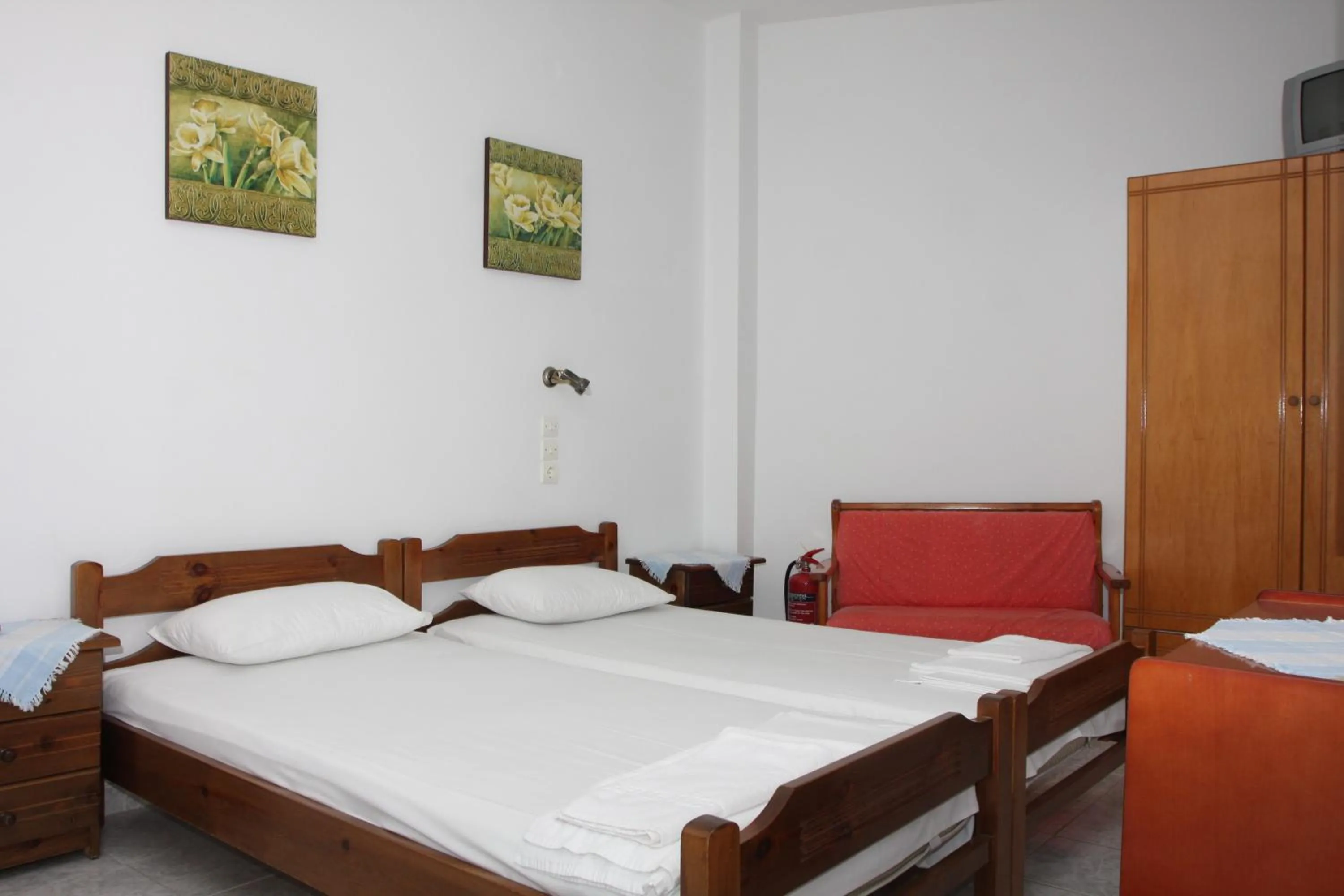 Photo of the whole room, Bed in Akrogiali Hotel