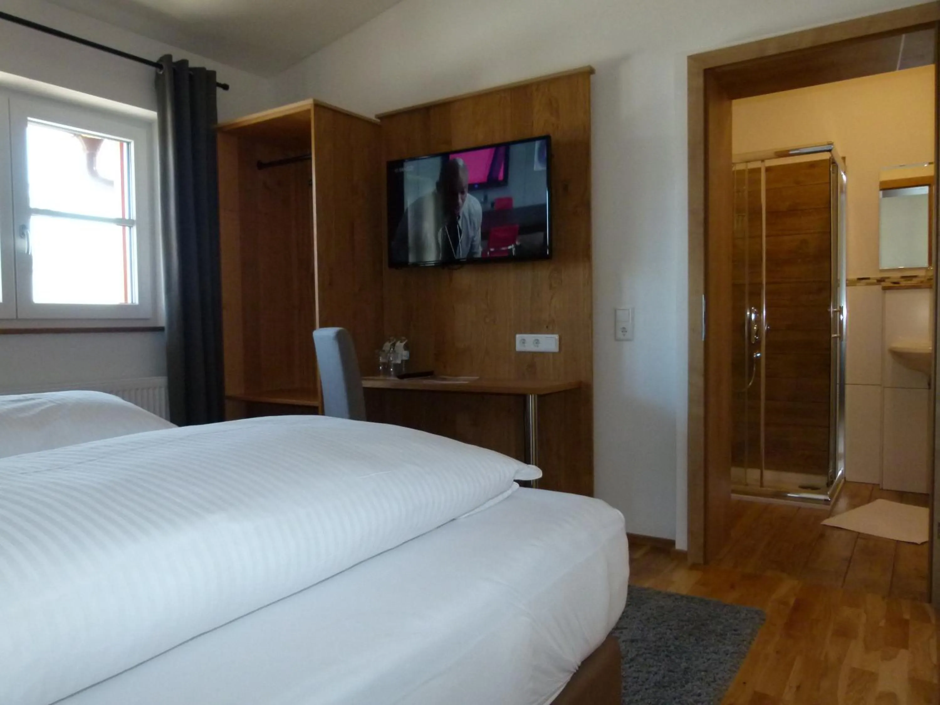 Bed in Hotel Fischachstubn