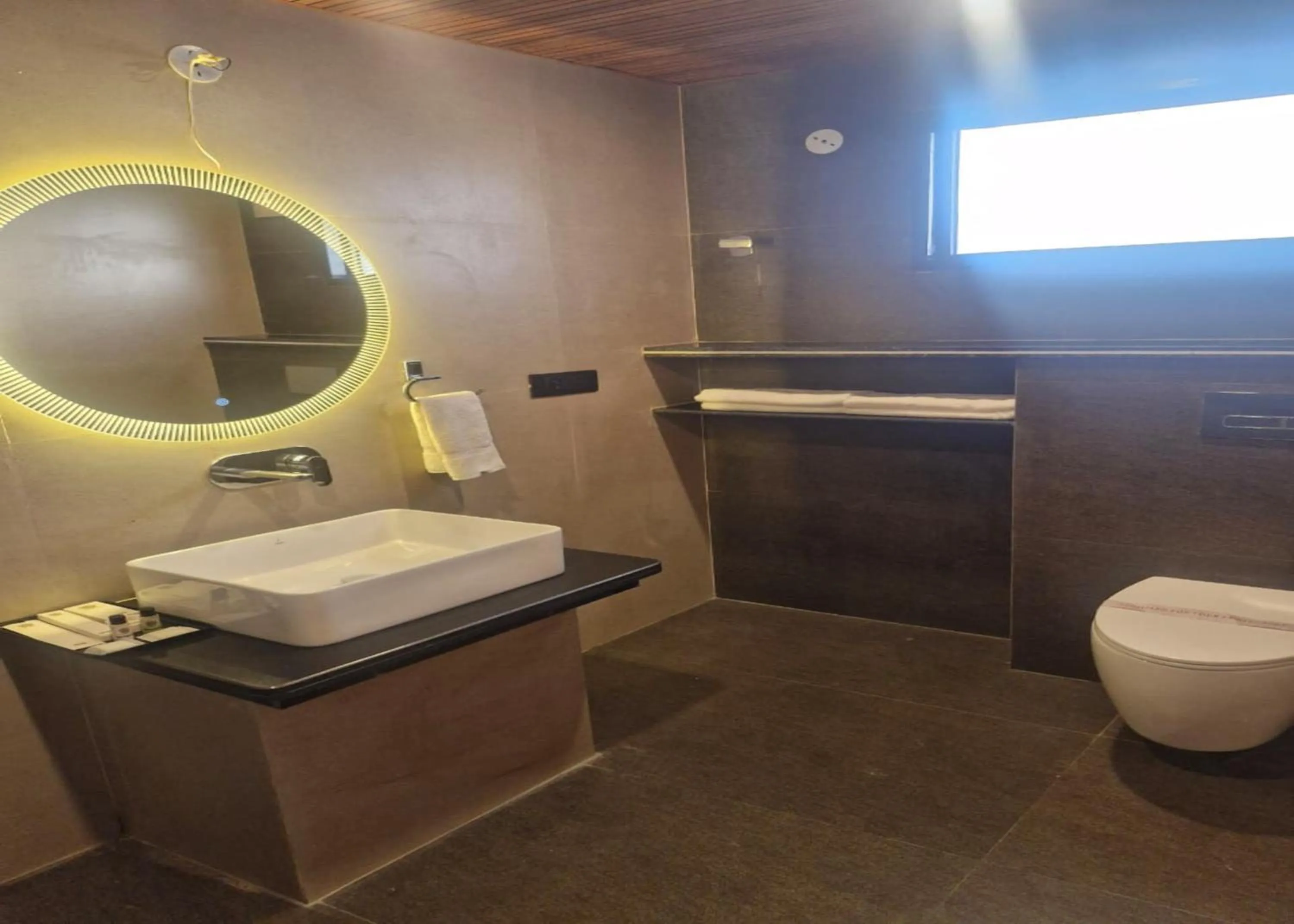 Toilet in Hotel Sanctuary Resort