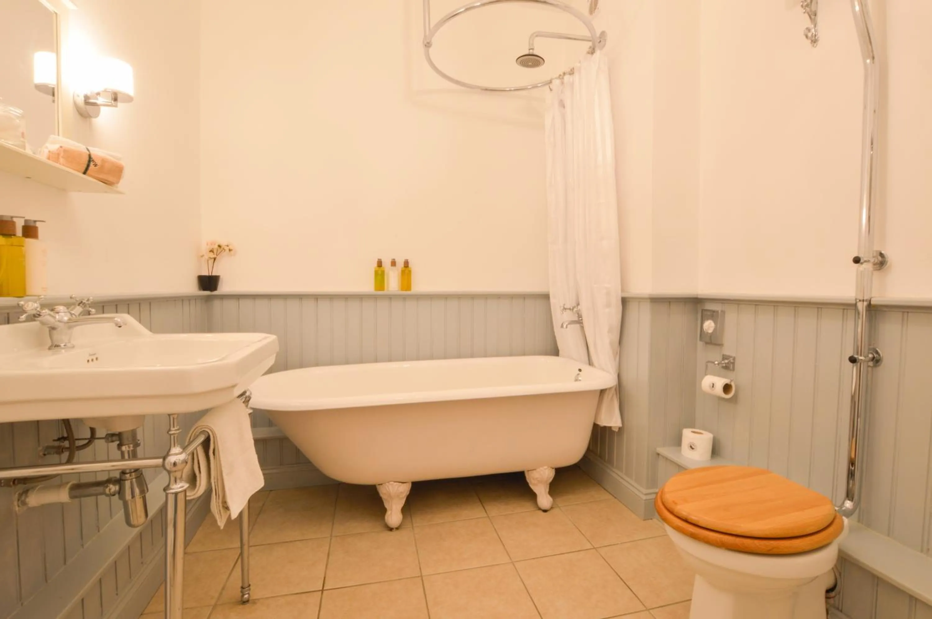 Shower in Barcaldine Castle