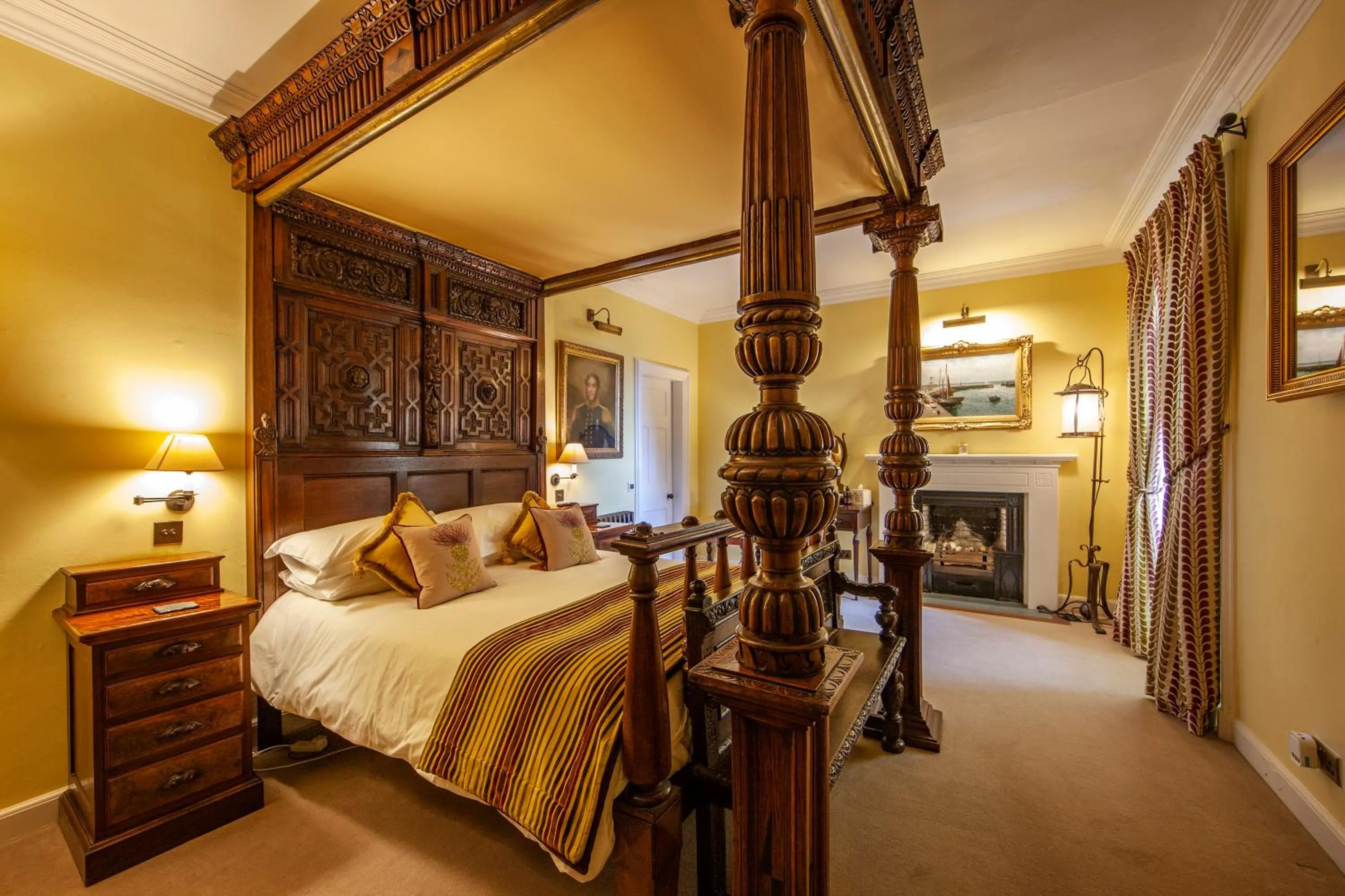 Bed in Barcaldine Castle
