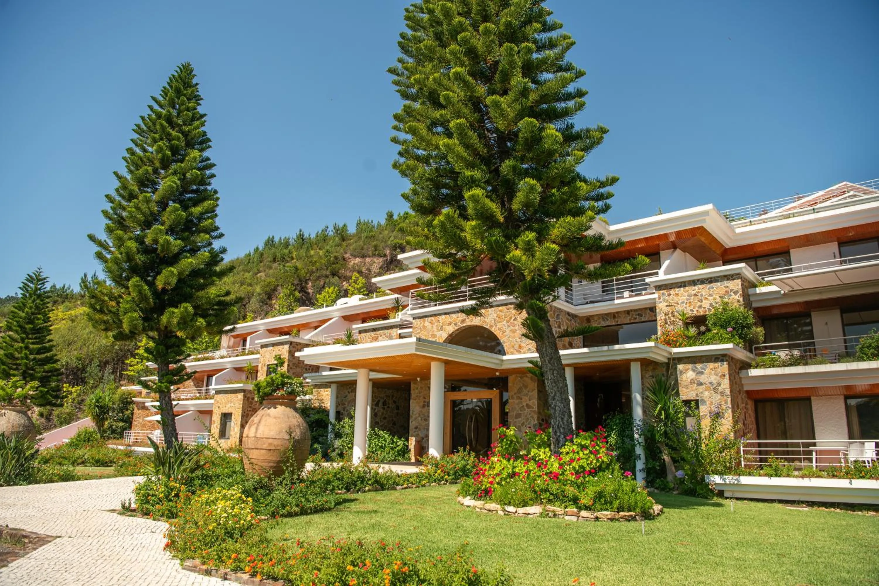 Facade/entrance in Apartamentos do Lago