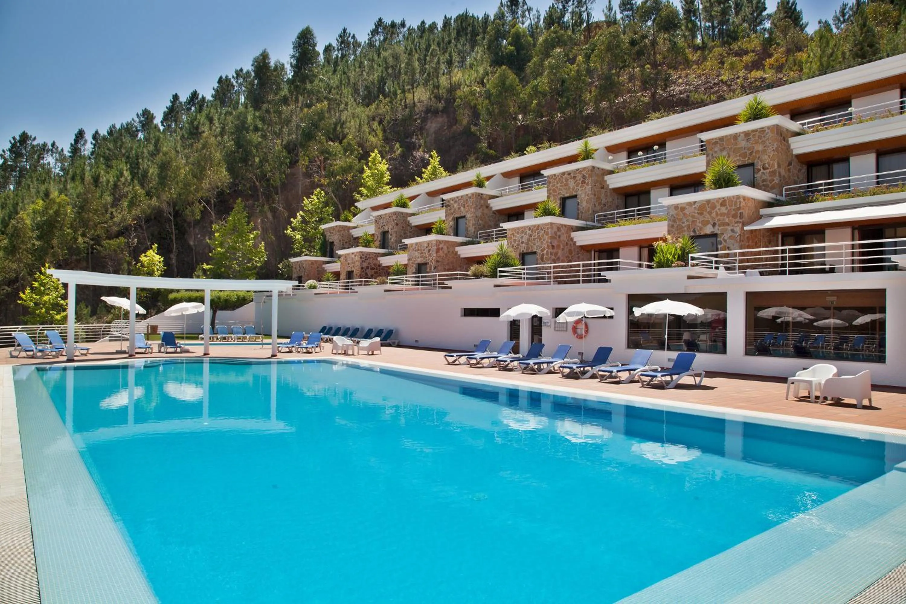 Swimming pool in Apartamentos do Lago