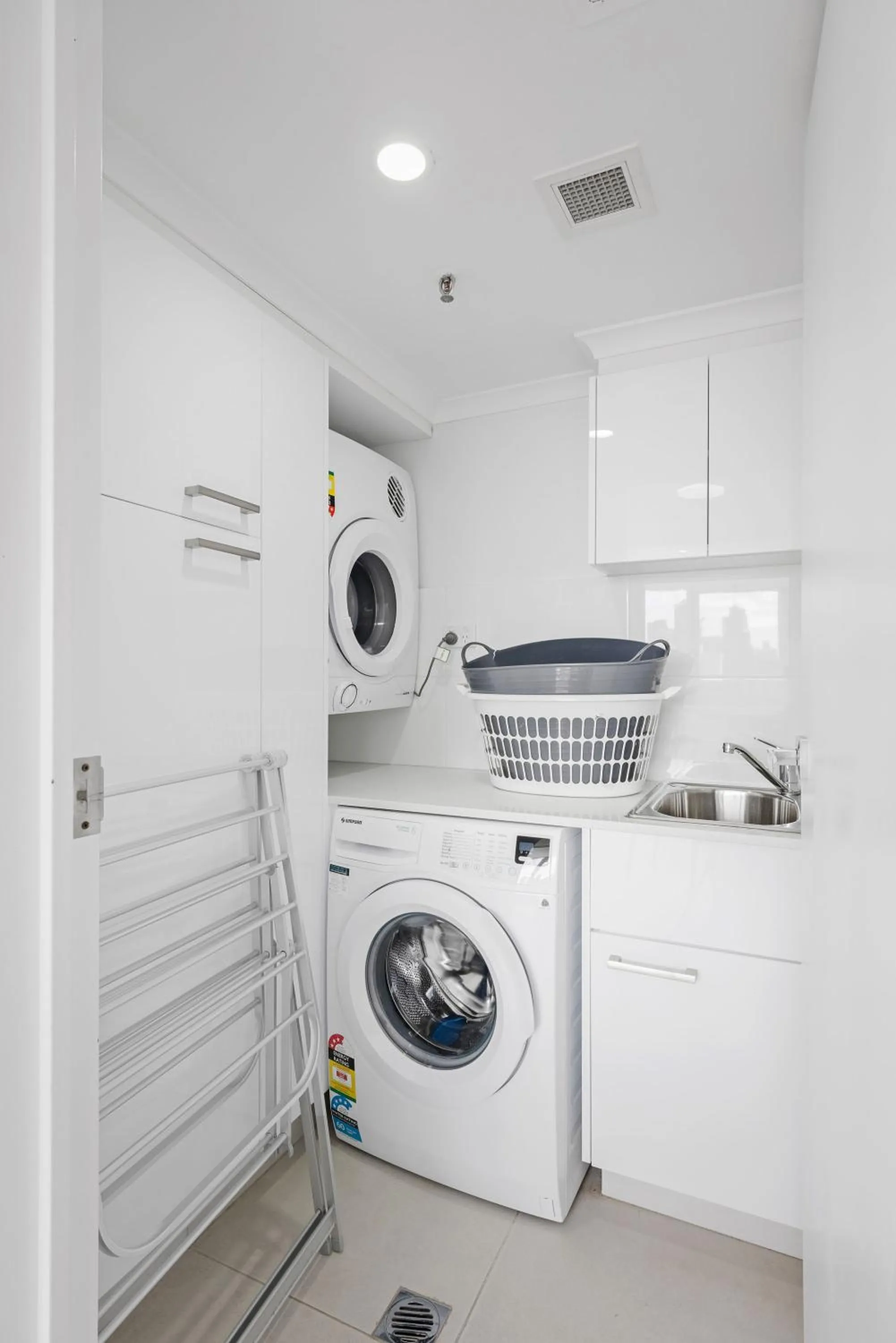 laundry in ULTIQA Beach Haven on Broadbeach