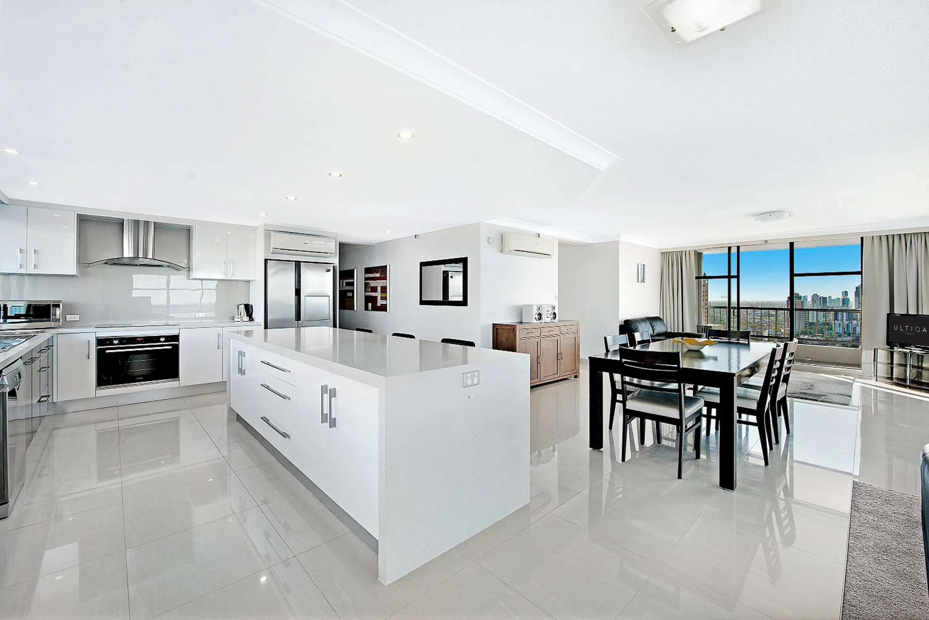 Kitchen or kitchenette in ULTIQA Beach Haven on Broadbeach