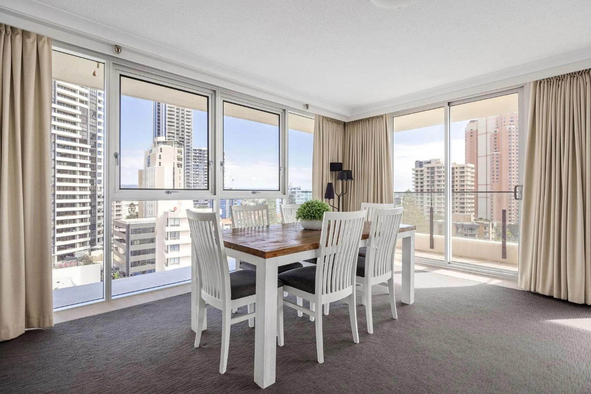 Dining area in ULTIQA Beach Haven on Broadbeach