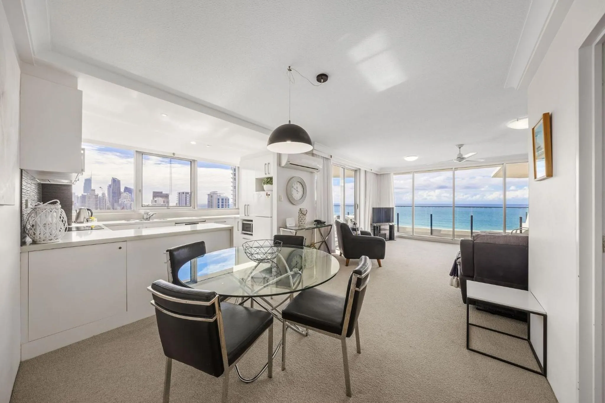 Dining area in ULTIQA Beach Haven on Broadbeach