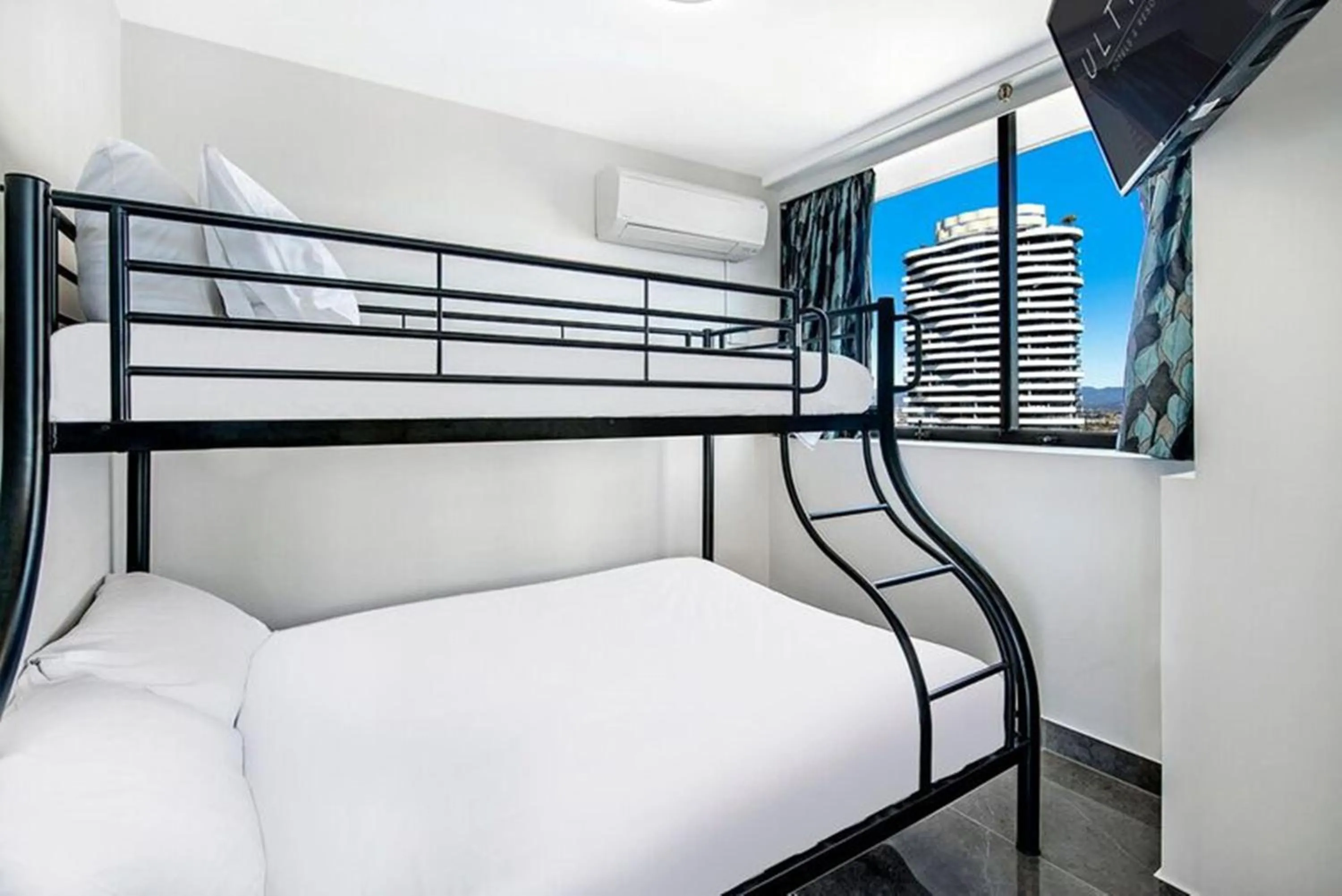 bunk bed, Bed in ULTIQA Beach Haven on Broadbeach