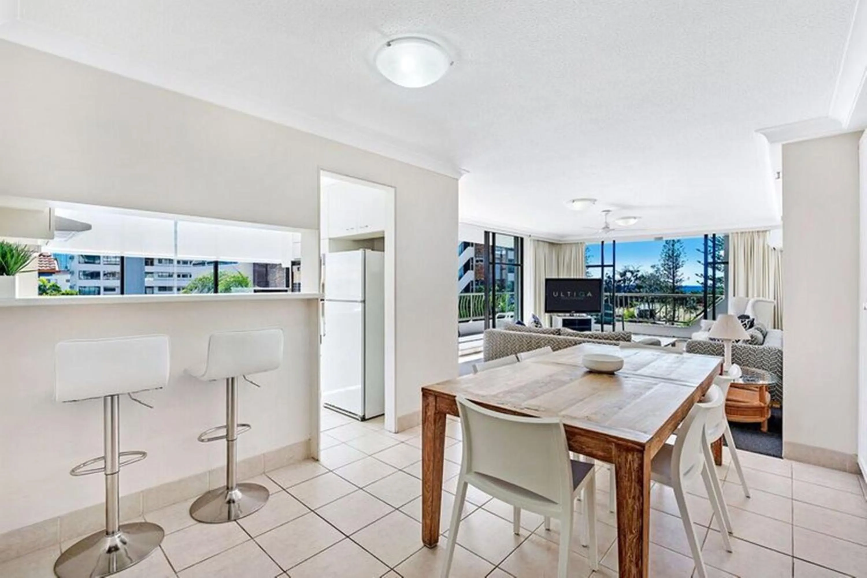 Dining area in ULTIQA Beach Haven on Broadbeach