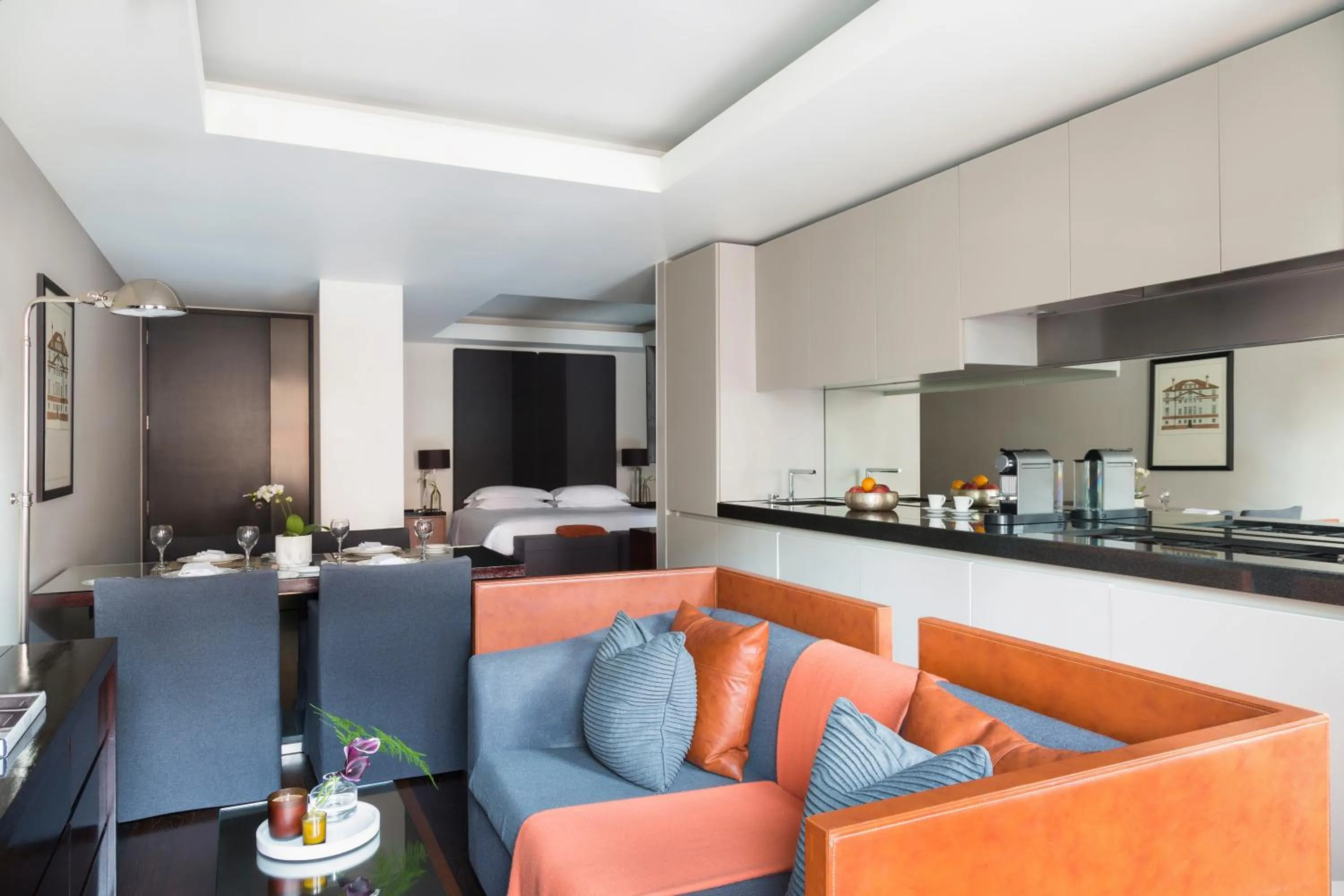 Kitchen or kitchenette in Grosvenor House Suites