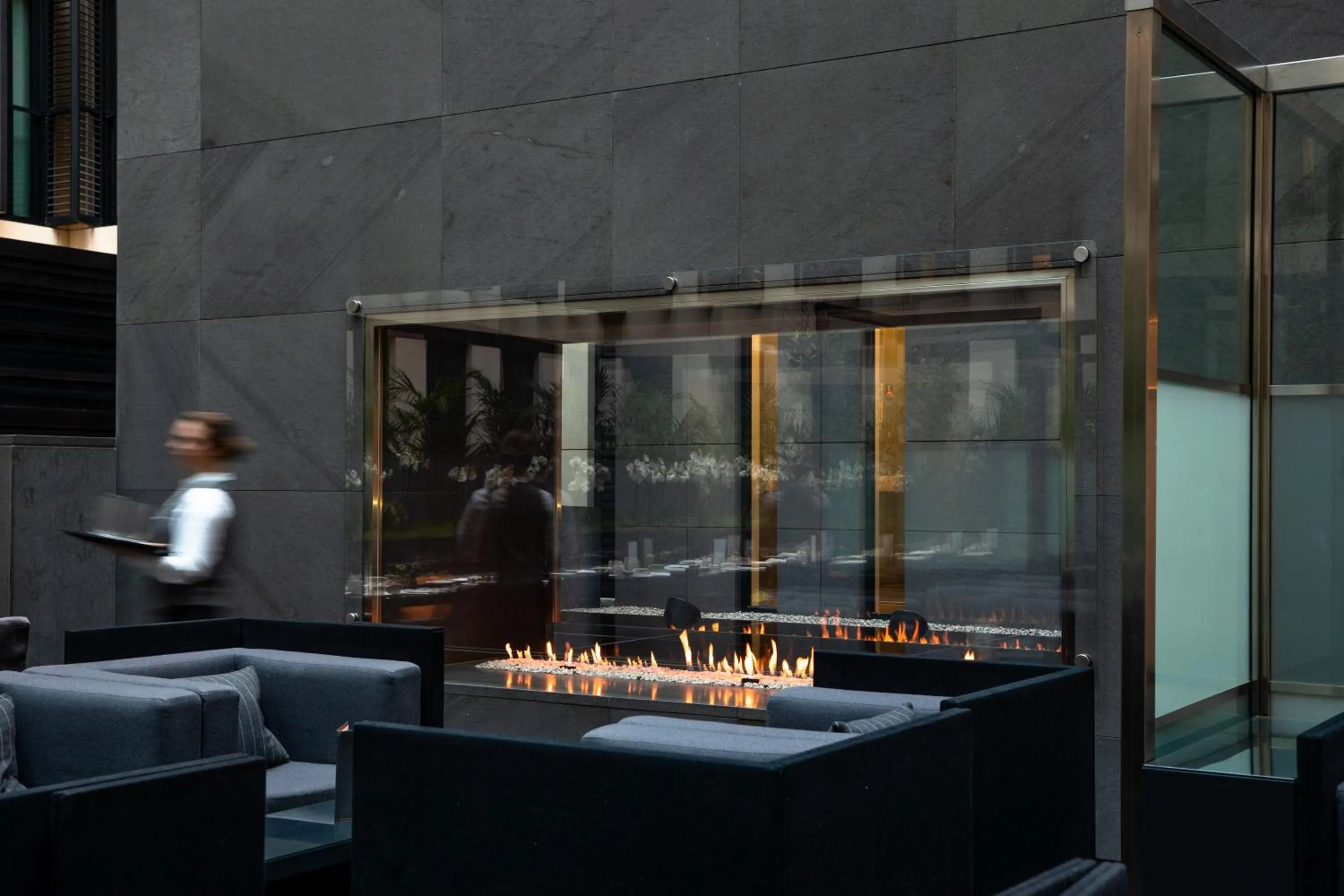 Restaurant/places to eat in Grosvenor House Suites