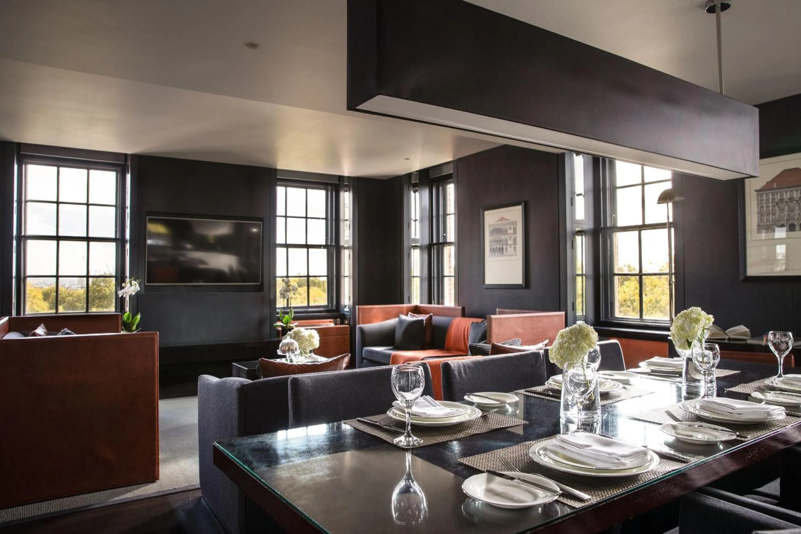 Living room in Grosvenor House Suites