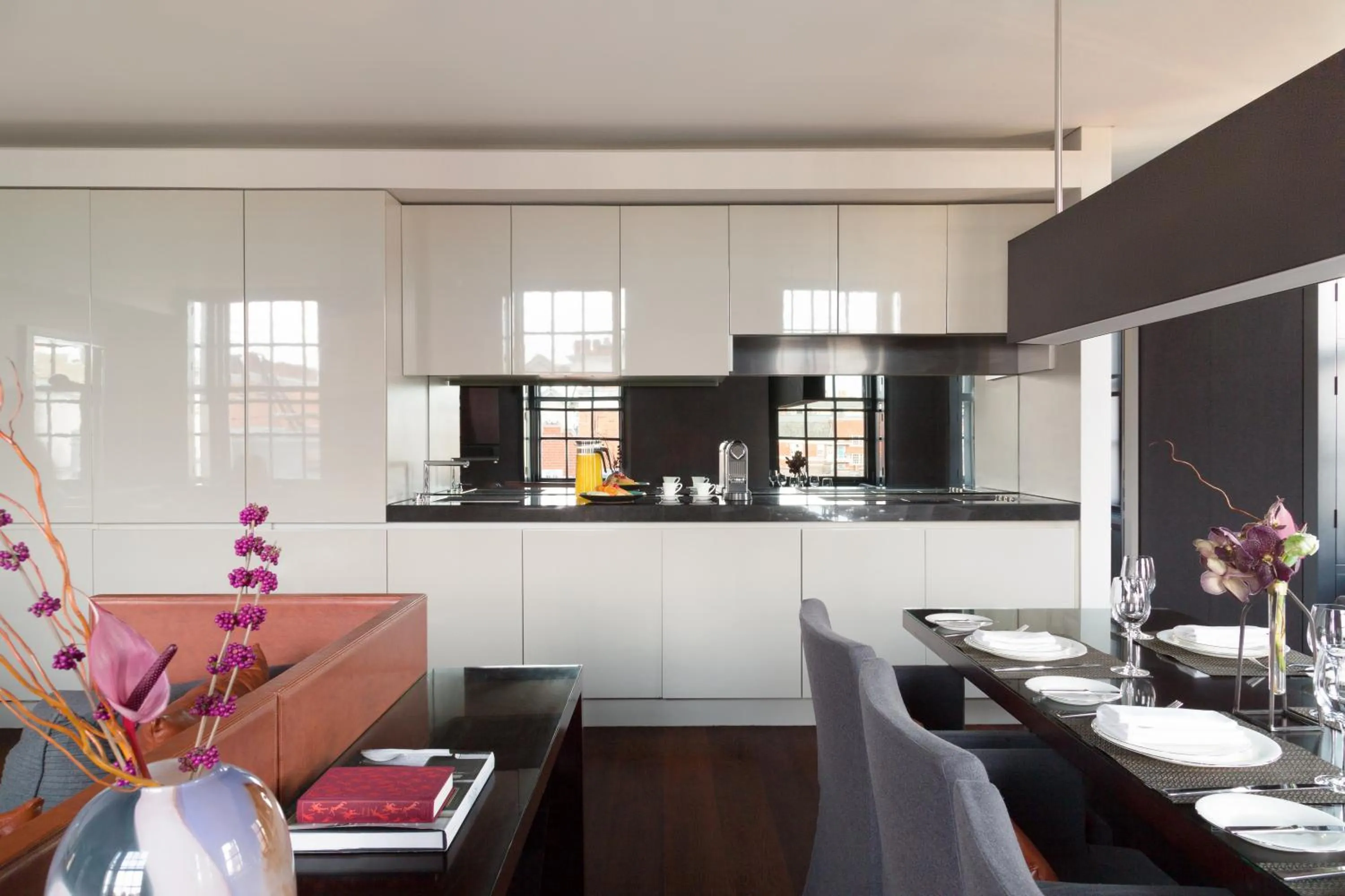 Kitchen or kitchenette in Grosvenor House Suites