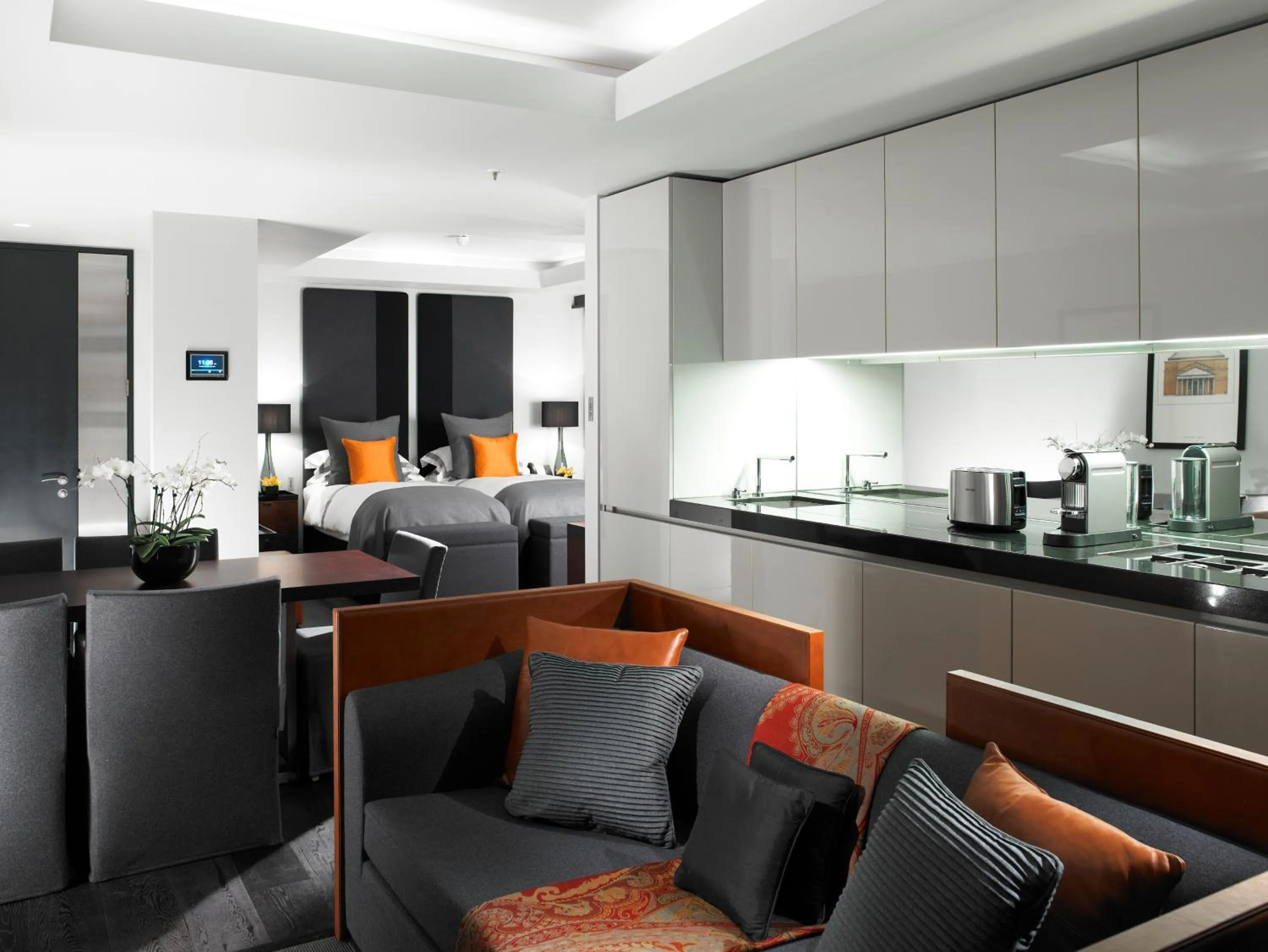 Kitchen or kitchenette in Grosvenor House Suites