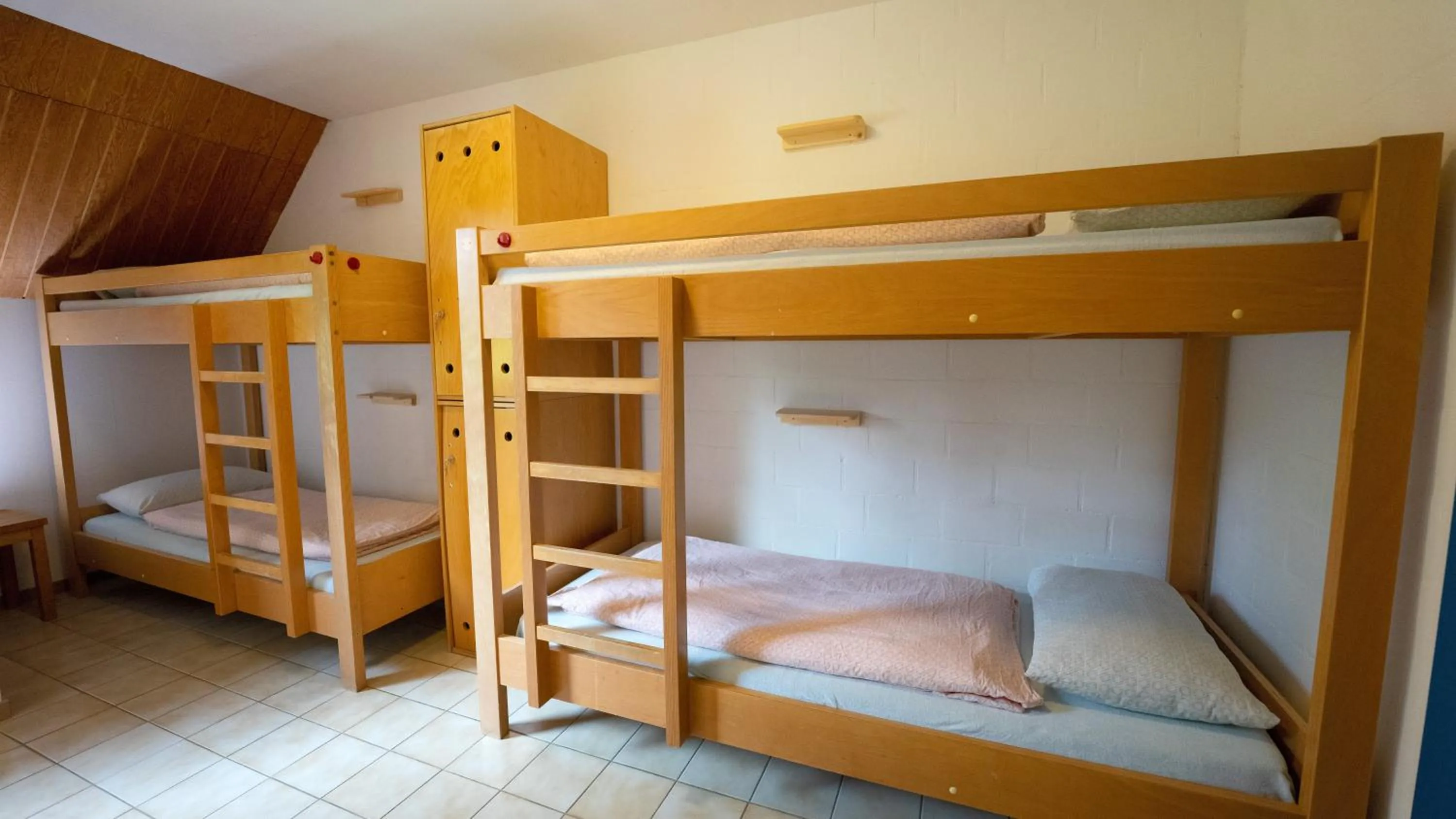 bunk bed, Bed in Delémont Youth Hostel