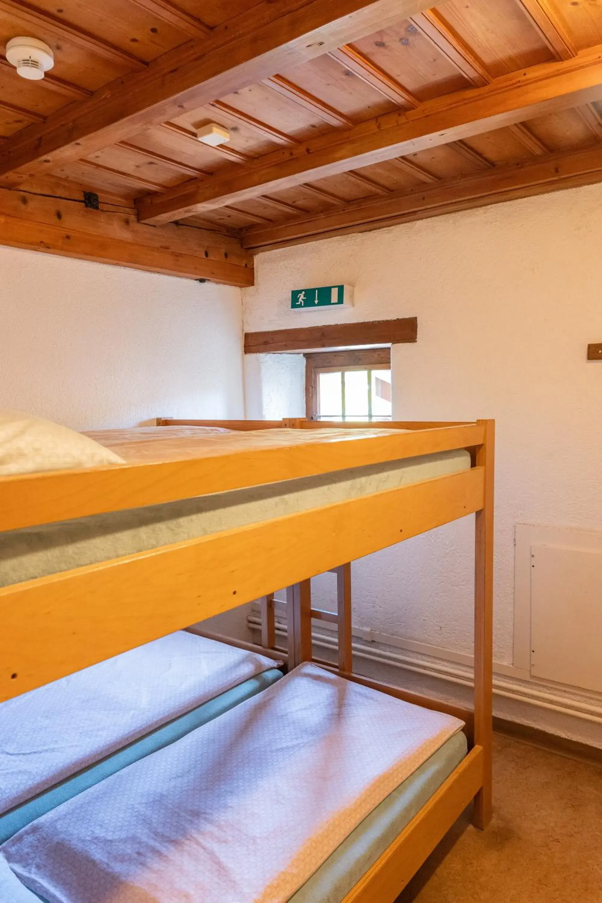 Quadruple Room with Shared Bathroom in Brugg Youth Hostel Quadruple Room with Shared Bathroom in Brugg Youth Hostel