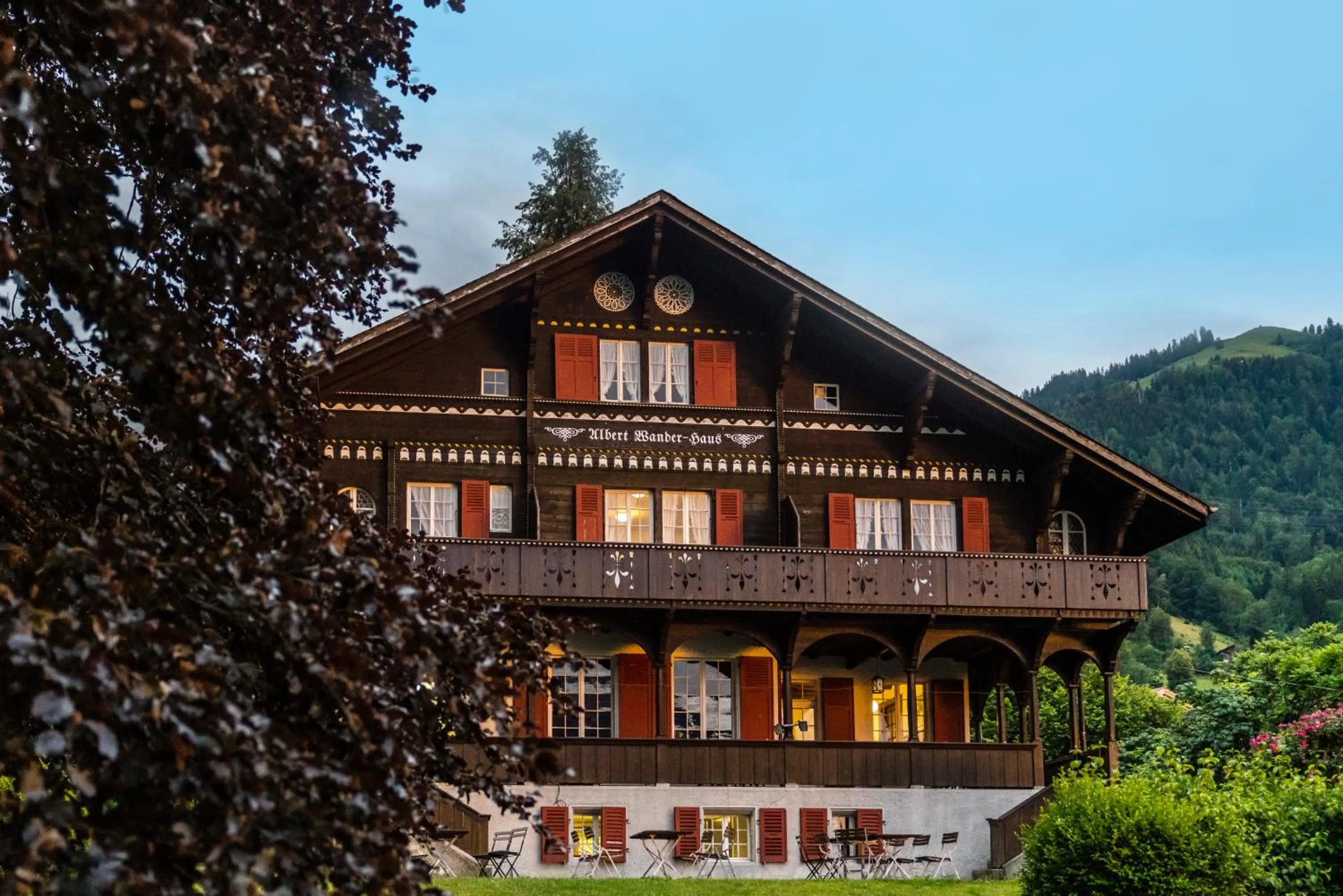 Property building in Leissigen Youth Hostel