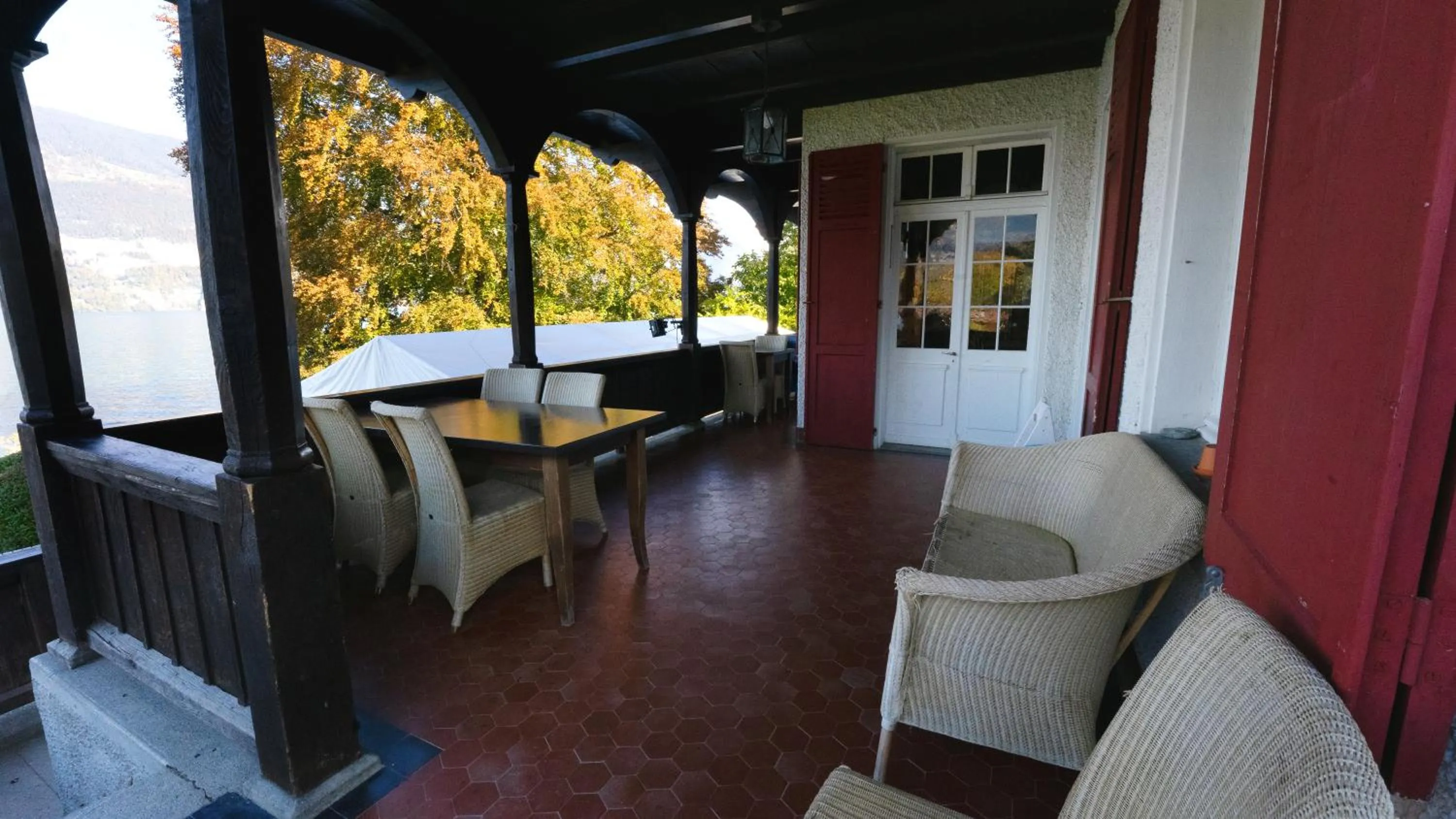 Balcony/Terrace in Leissigen Youth Hostel
