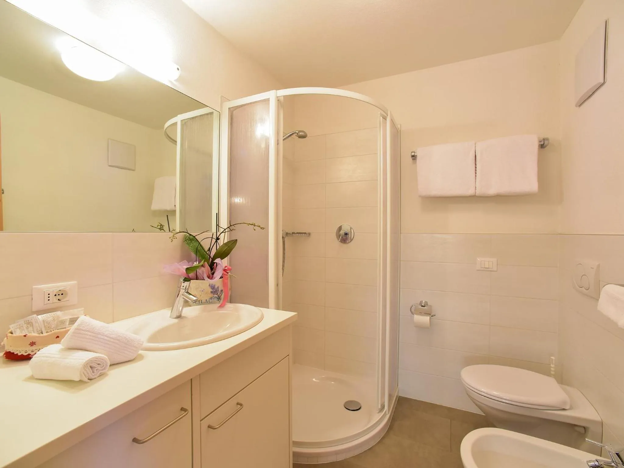 Shower in Residence Salvan