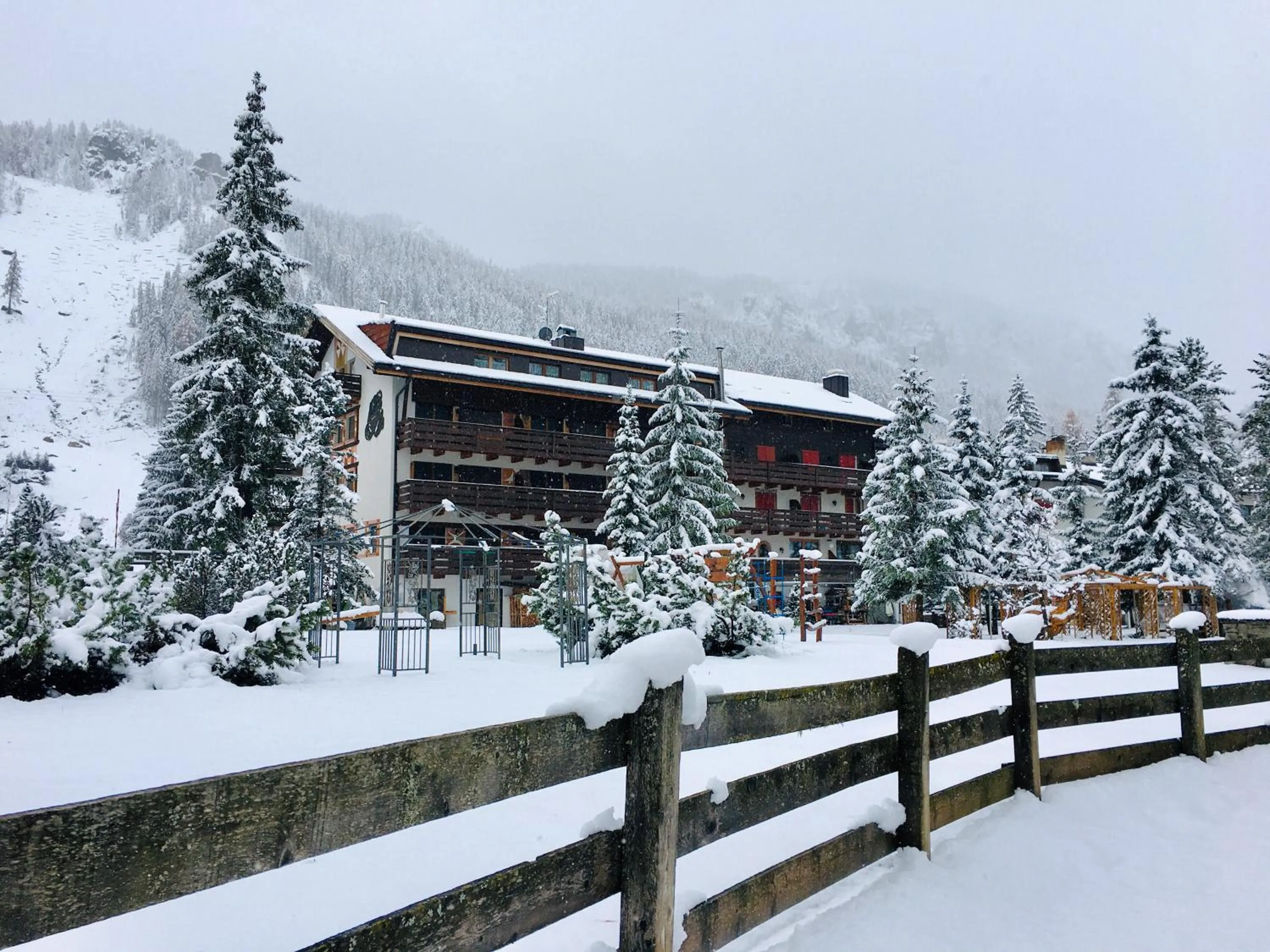 Property building in Residence Salvan