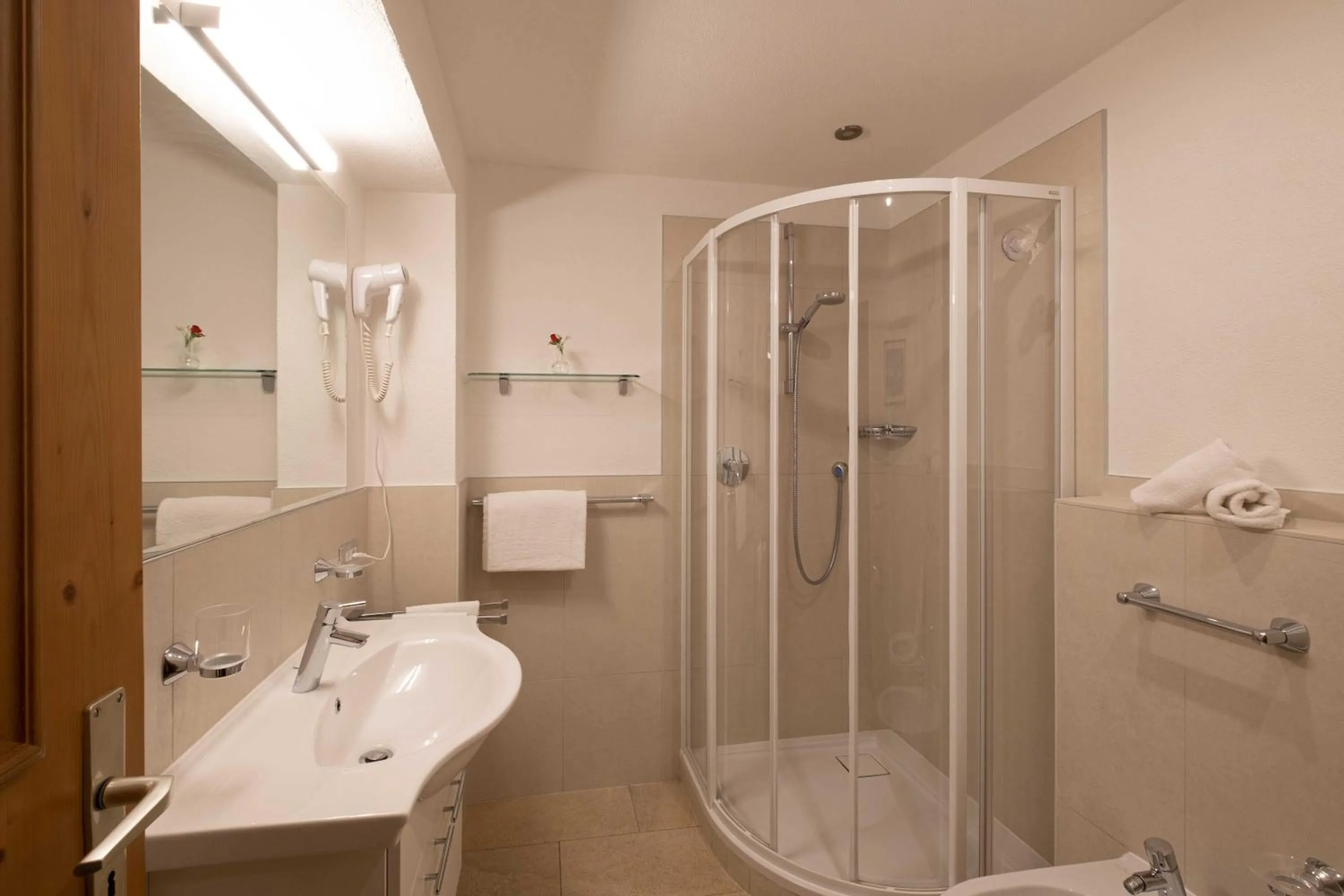 Shower in Residence Salvan