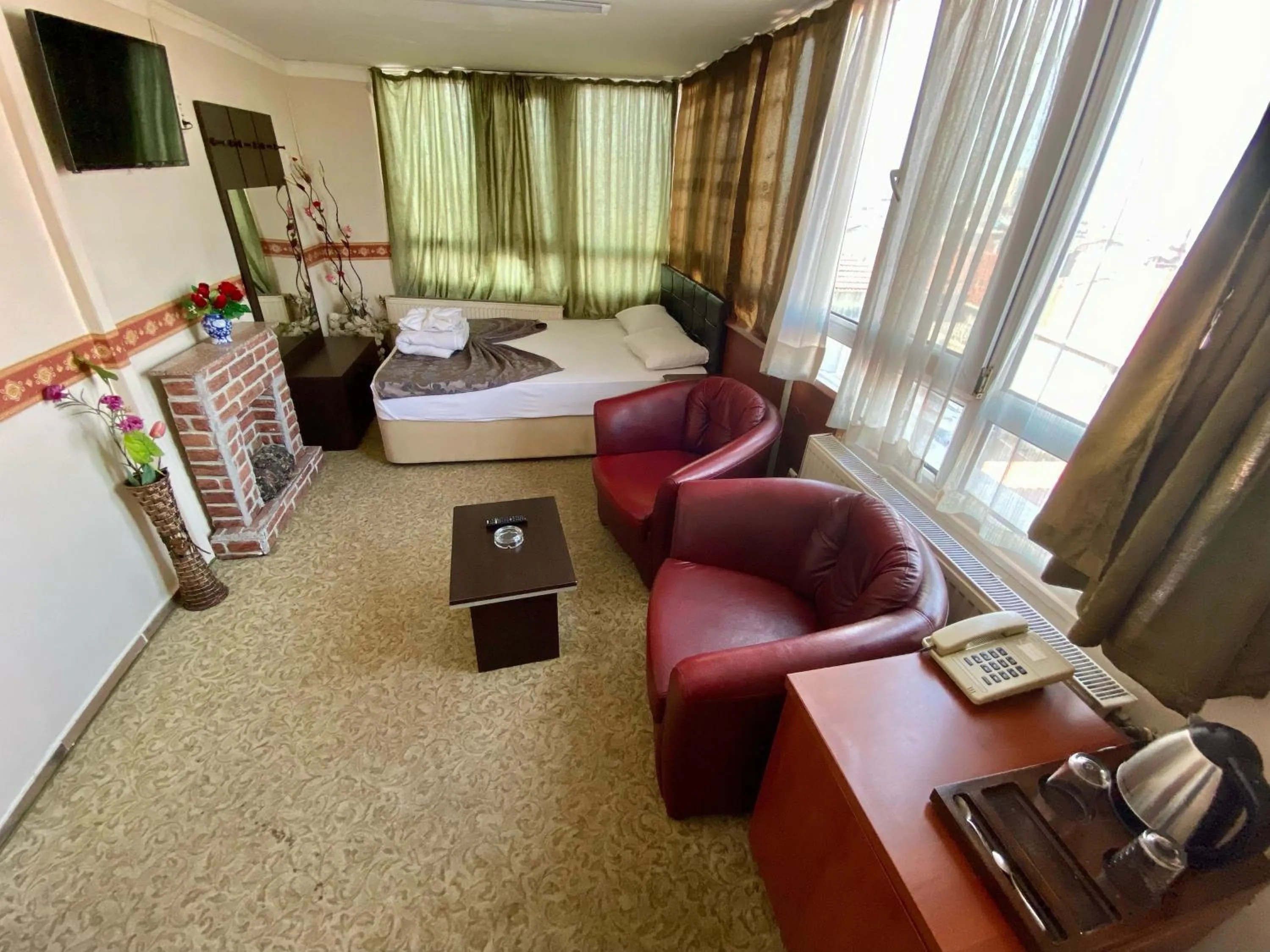 Living room, Bed in Kadikoy Kervansaray Hotel