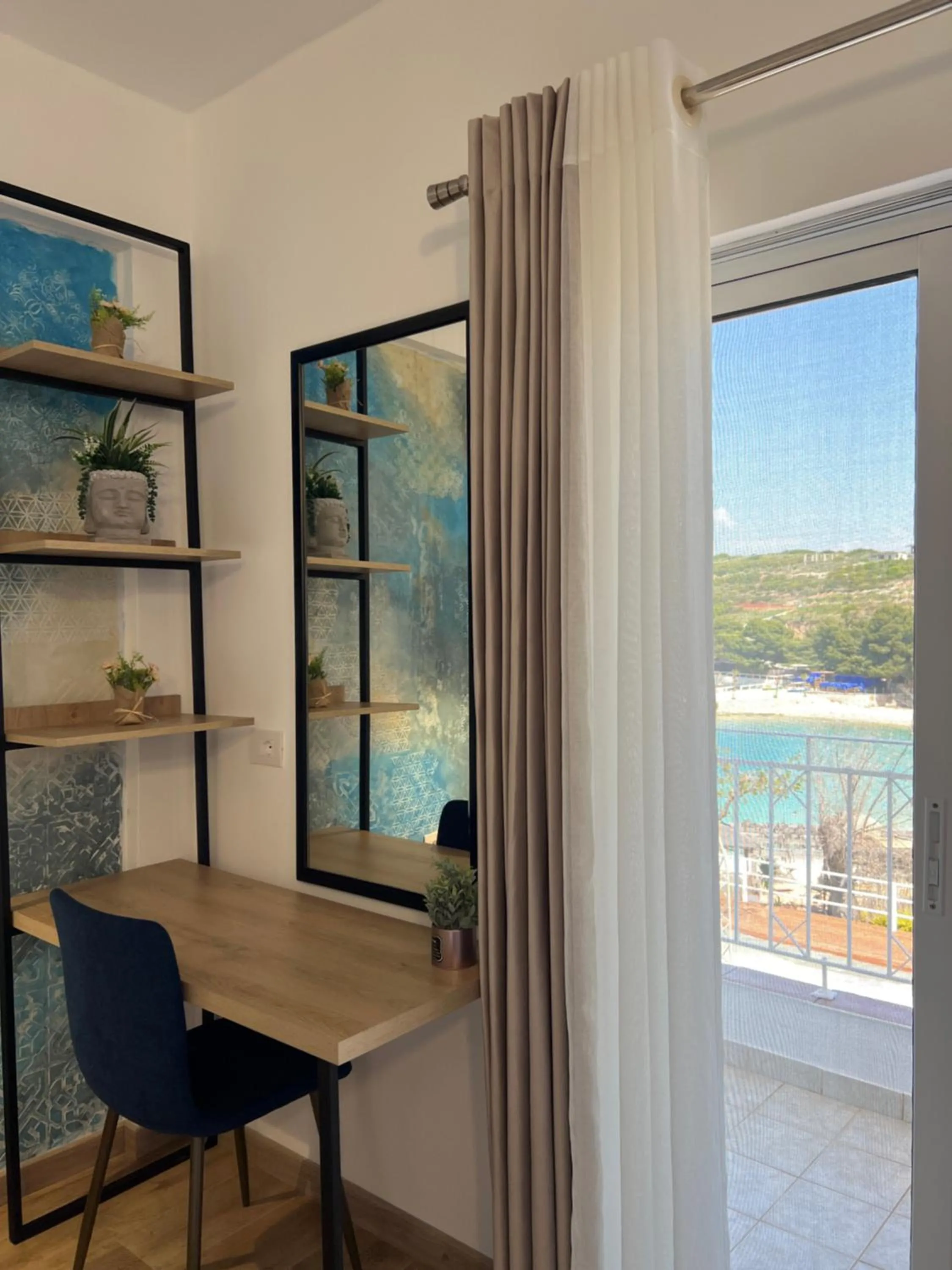 EMAR Beachfront Hotel Ksamil
